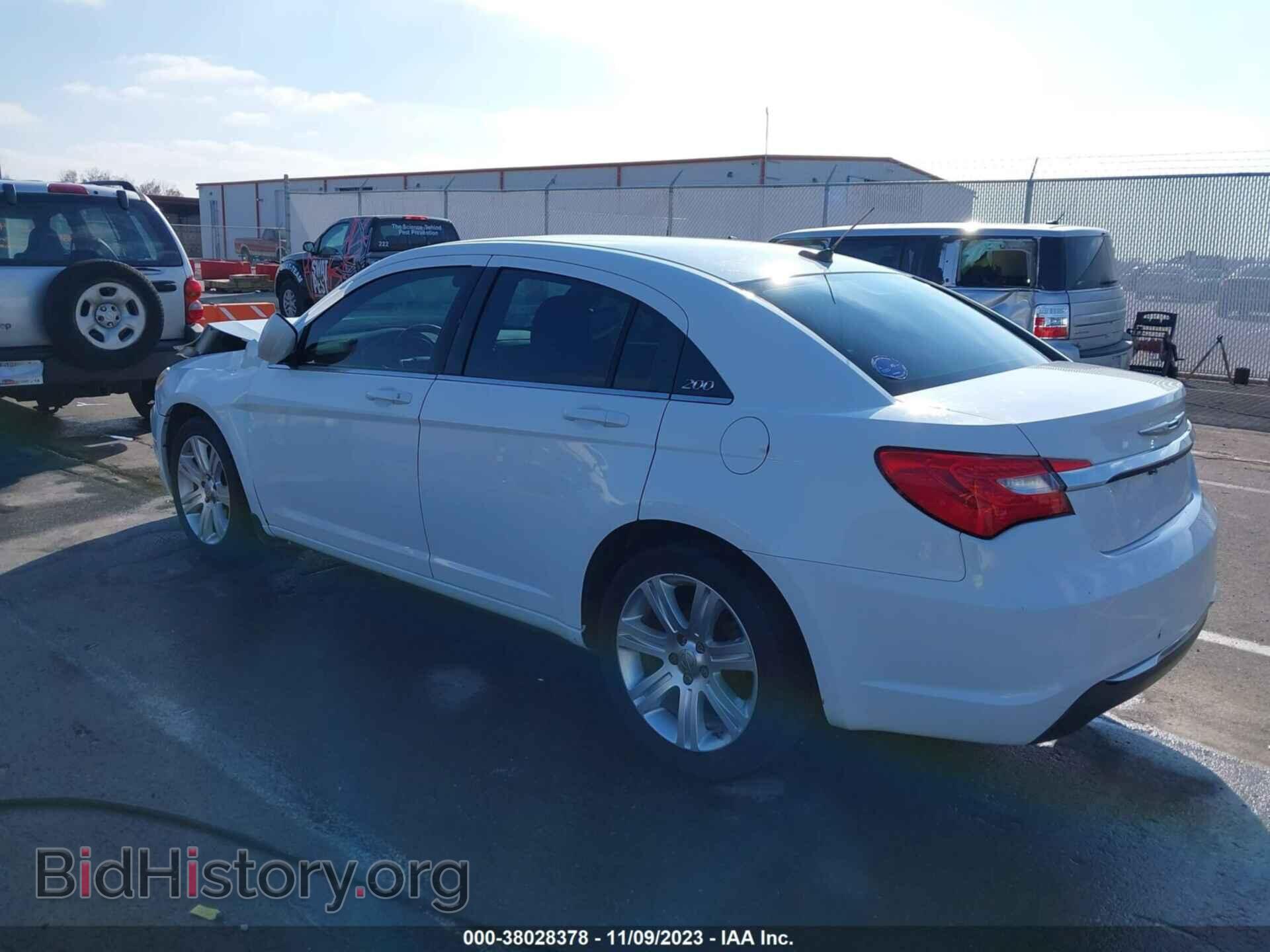 2012 CHRYSLER 200 - VIN: 1C3CCBBB0CN146070 - Фото 3