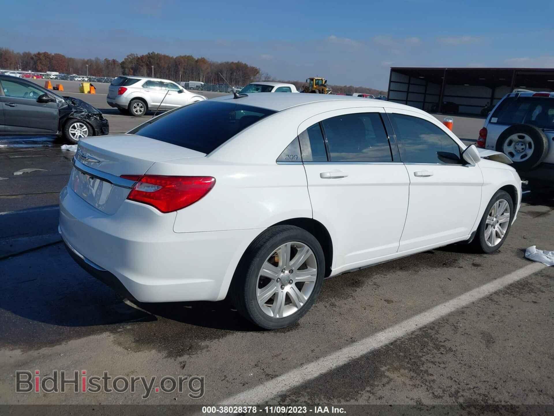 2012 CHRYSLER 200 - VIN: 1C3CCBBB0CN146070 - Фото 4