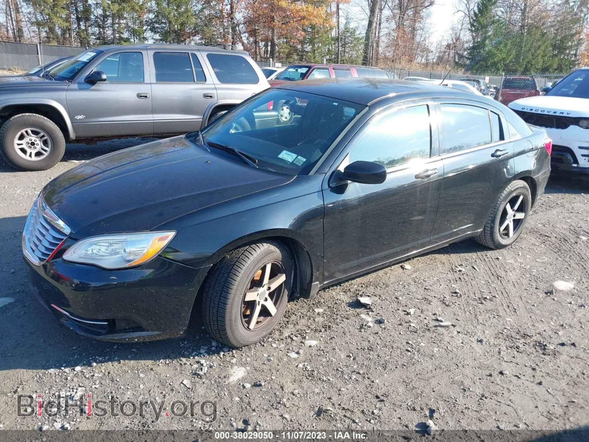 2013 CHRYSLER 200 - VIN: 1C3CCBAG4DN722323 - Photo 2