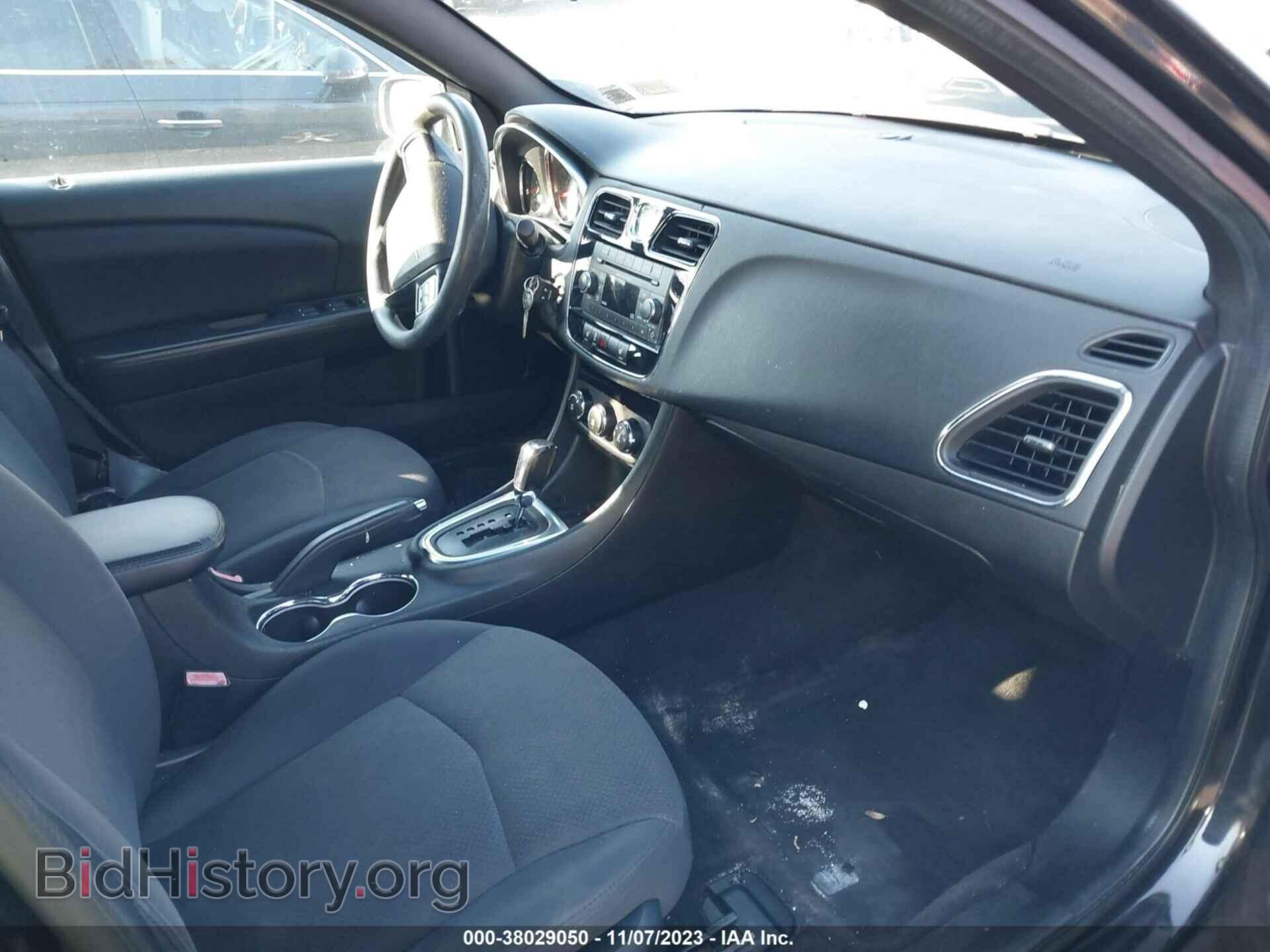 2013 CHRYSLER 200 - VIN: 1C3CCBAG4DN722323 - Photo 5