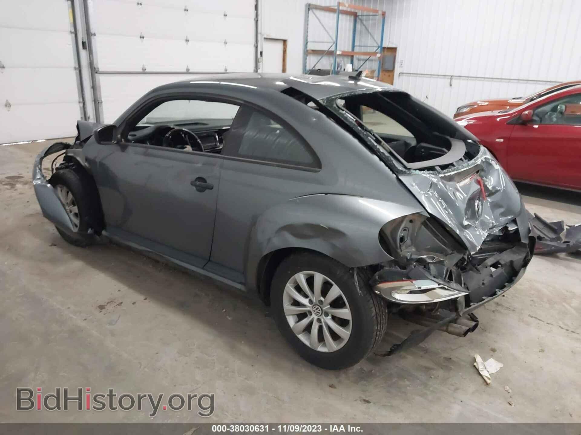 2014 VOLKSWAGEN BEETLE - VIN: 3VWFP7AT2EM627128 - Фото 3