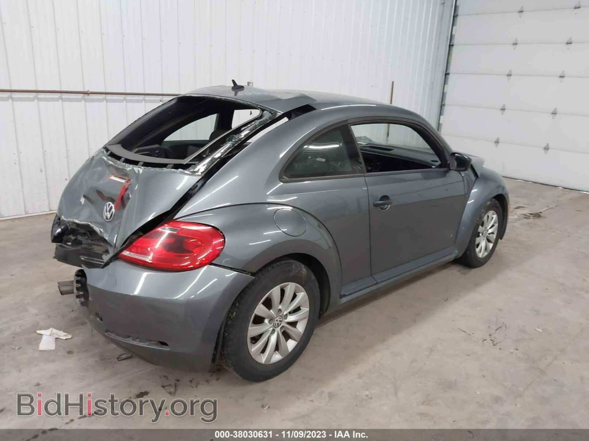 2014 VOLKSWAGEN BEETLE - VIN: 3VWFP7AT2EM627128 - Фото 4