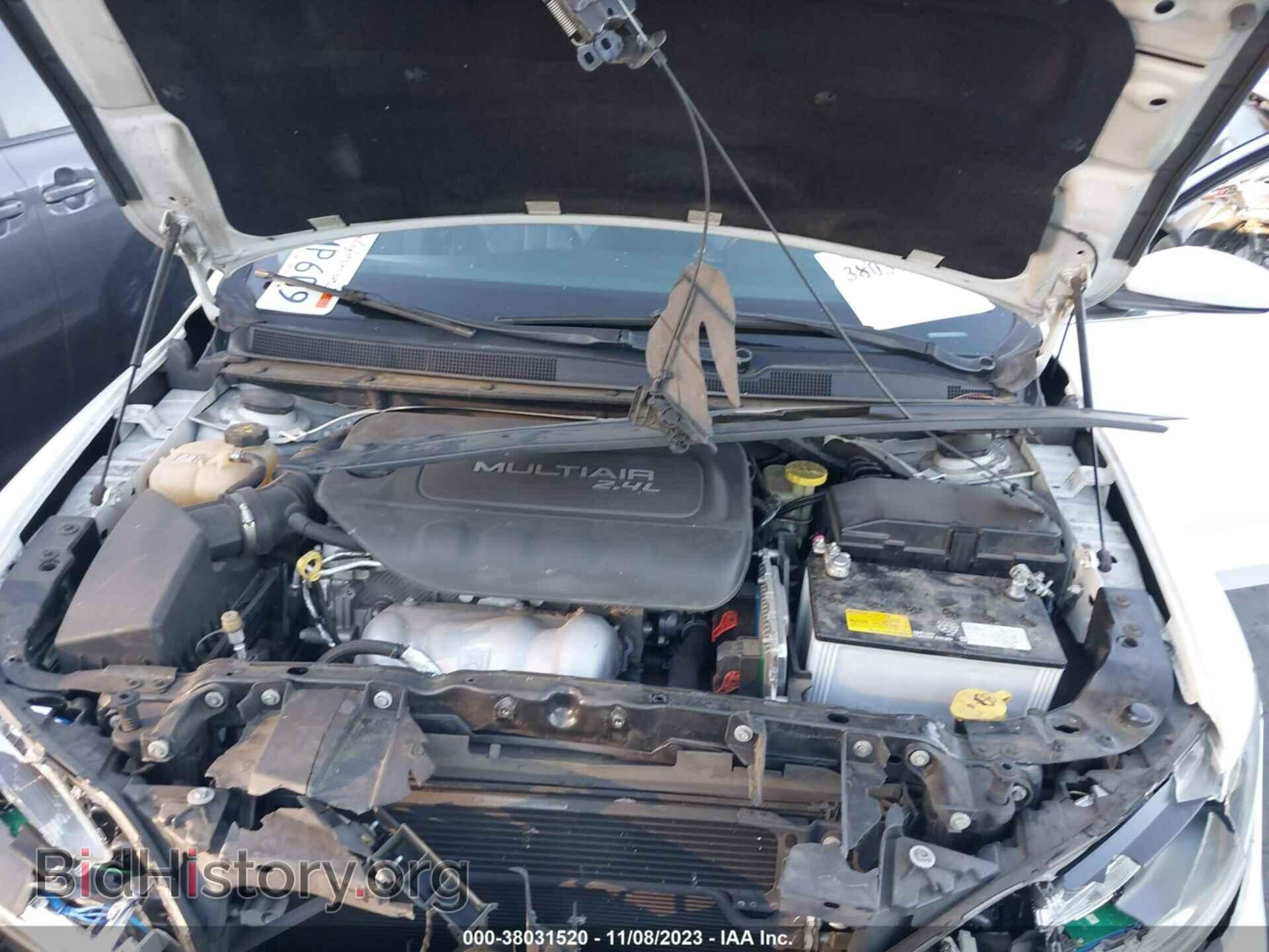 2016 CHRYSLER 200 - VIN: 1C3CCCAB3GN184695 - Фото 10