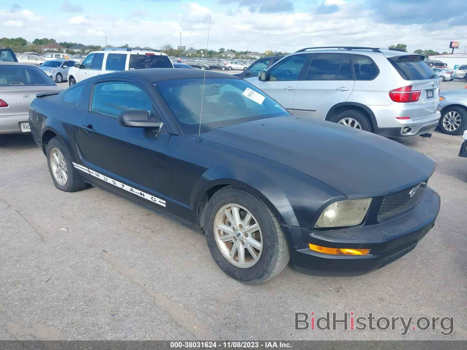 Photo 1ZVFT80N275246814 - FORD MUSTANG 2007