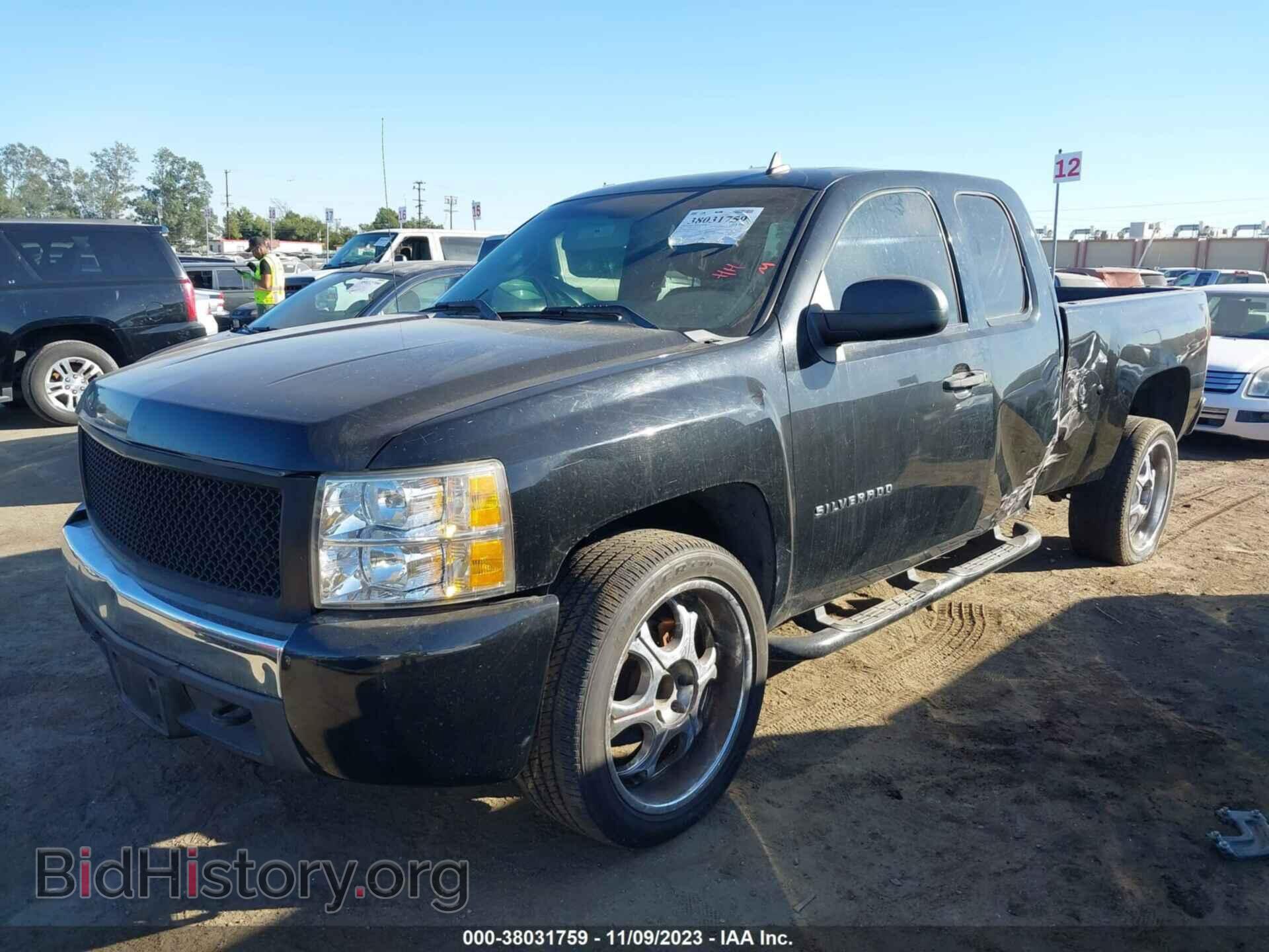 2011 CHEVROLET SILVERADO 1500 - VIN: 1GCRCREA1BZ299985 - Фото 2