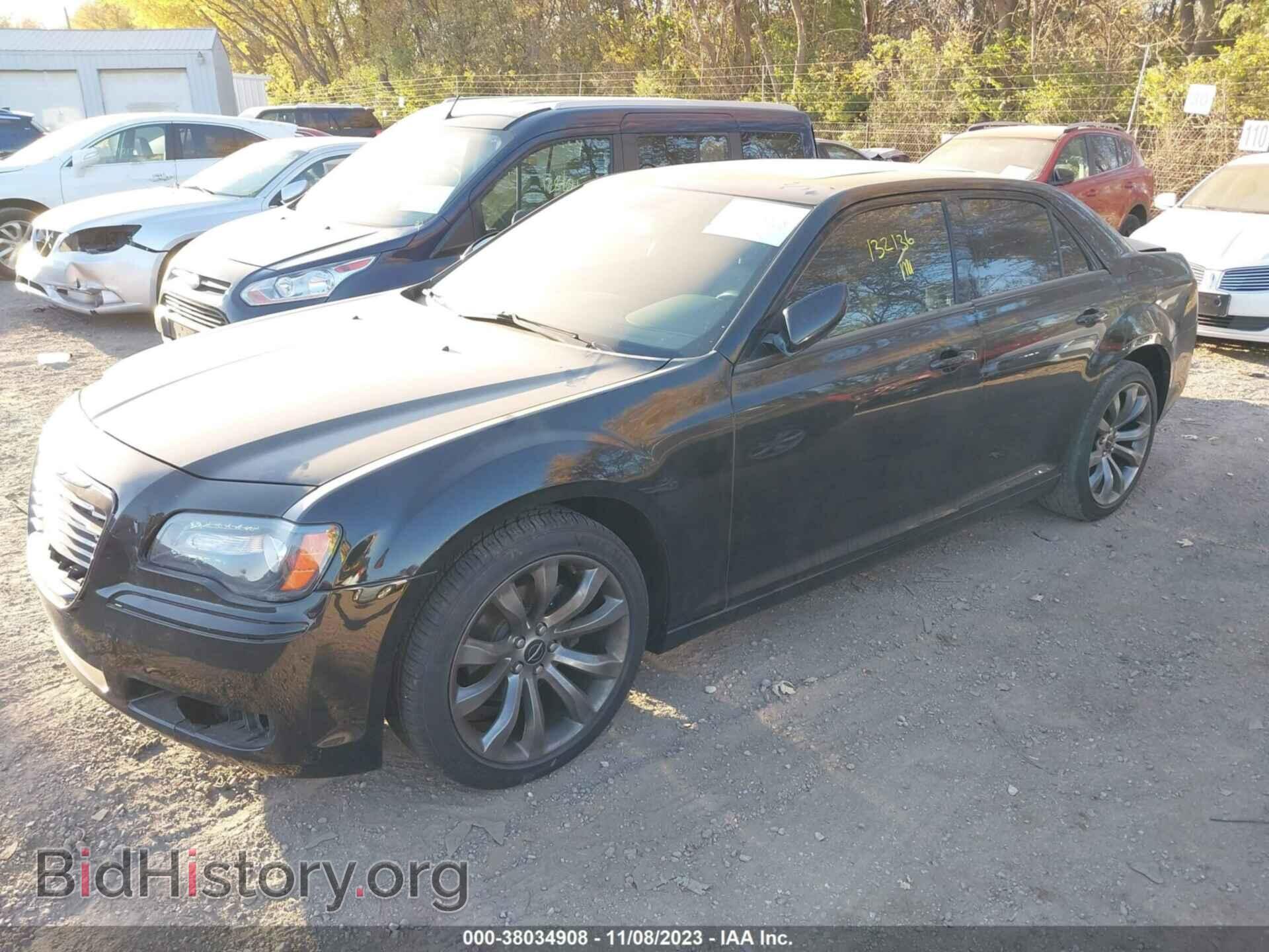 2014 CHRYSLER 300 - VIN: 2C3CCABG7EH323747 - Фото 2