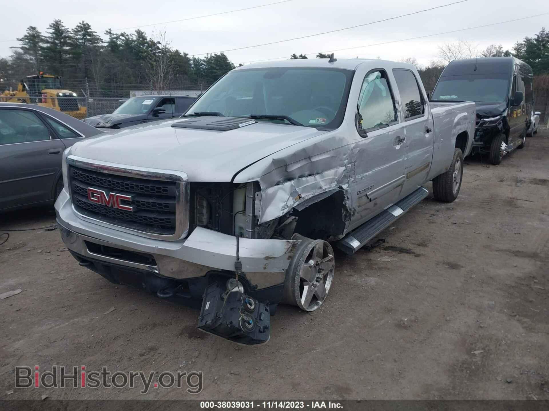 2011 GMC SIERRA 2500HD - VIN: 1GT121E81BF180530 - Фото 2