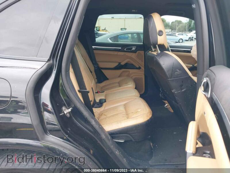 2017 Porsche CAYENNE (VIN WP1AA2A21HKA90531) — photo 8 of 16