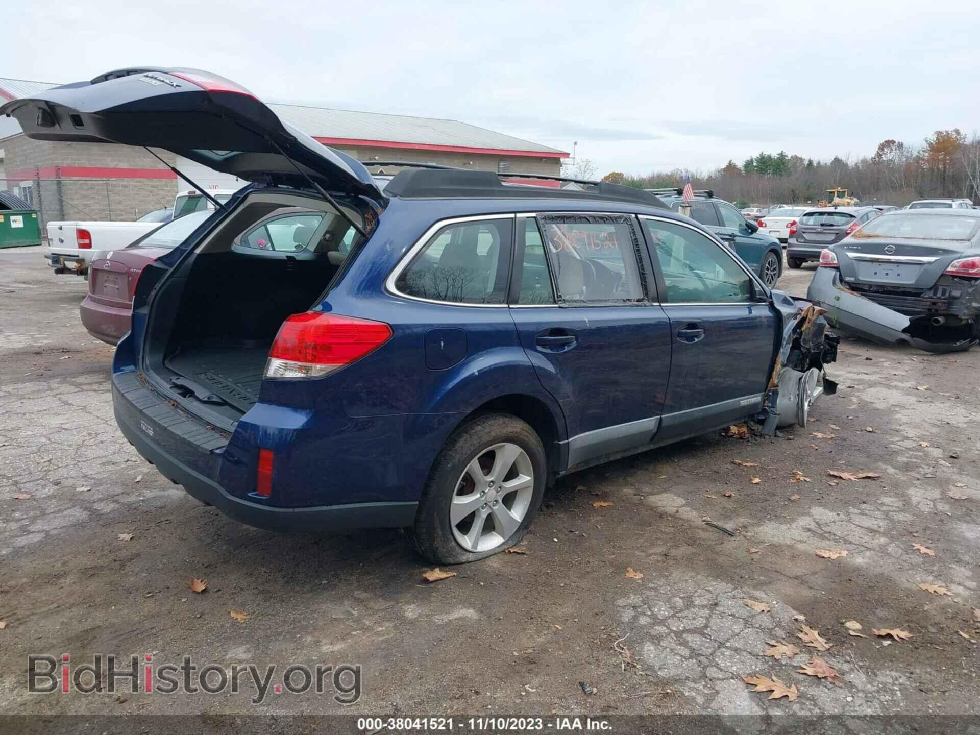 2011 SUBARU OUTBACK - VIN: 4S4BRBAC4B1324967 - Photo 4
