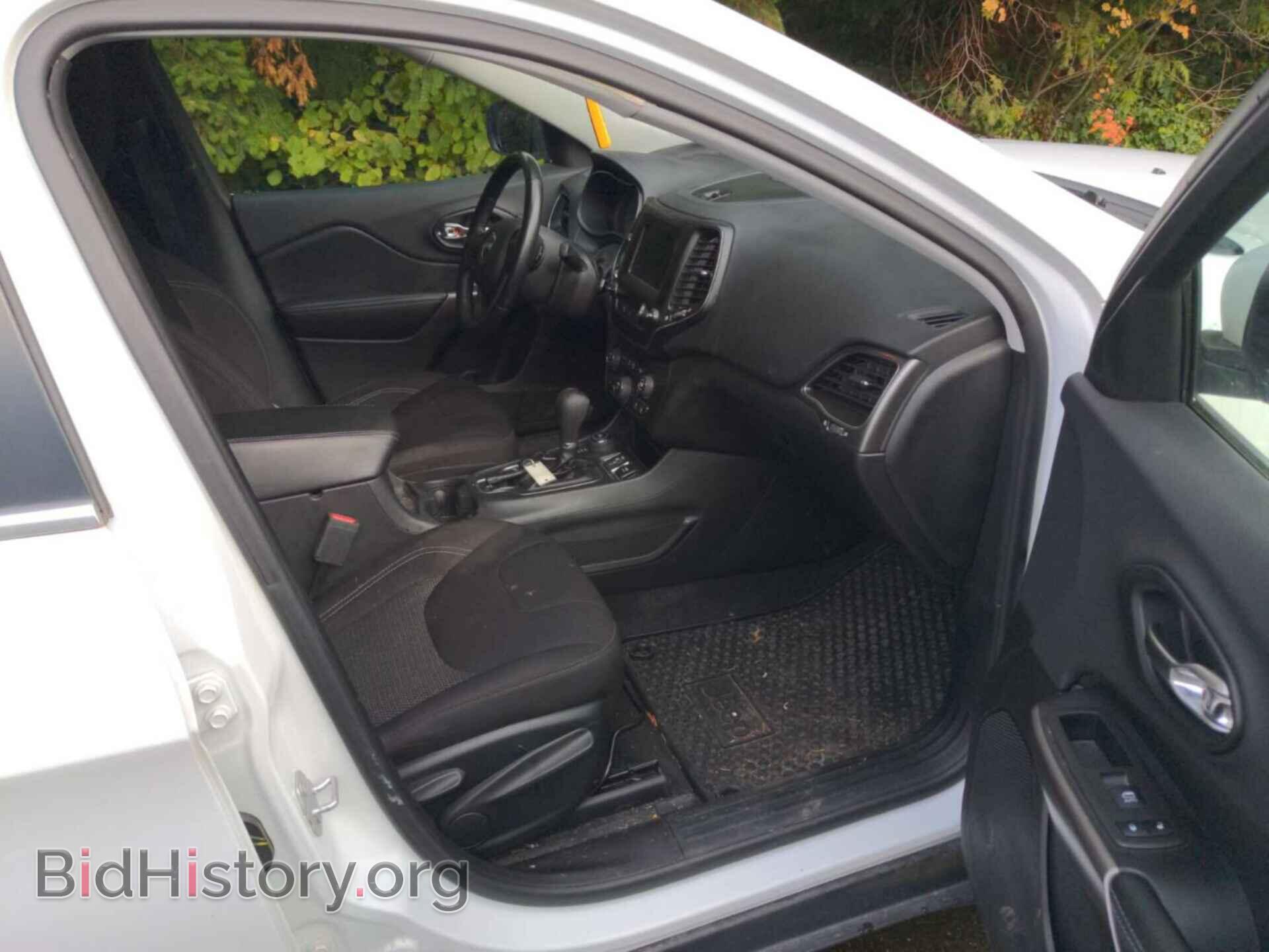 2019 JEEP CHEROKEE - VIN: 1C4PJMCB0KD393445 - Фото 6