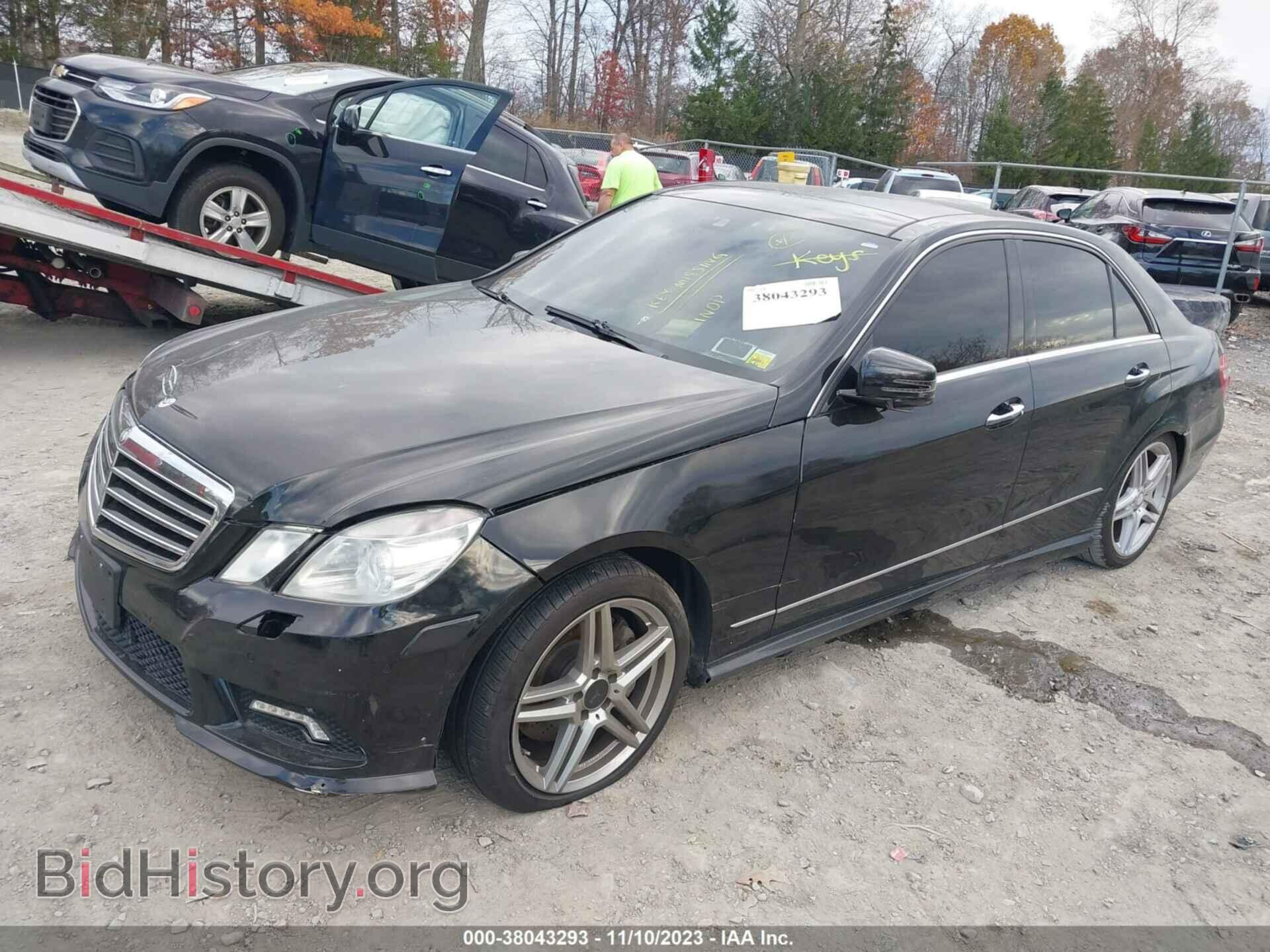 2011 MERCEDES-BENZ E-CLASS - VIN: WDDHF9AB3BA366592 - Фото 2