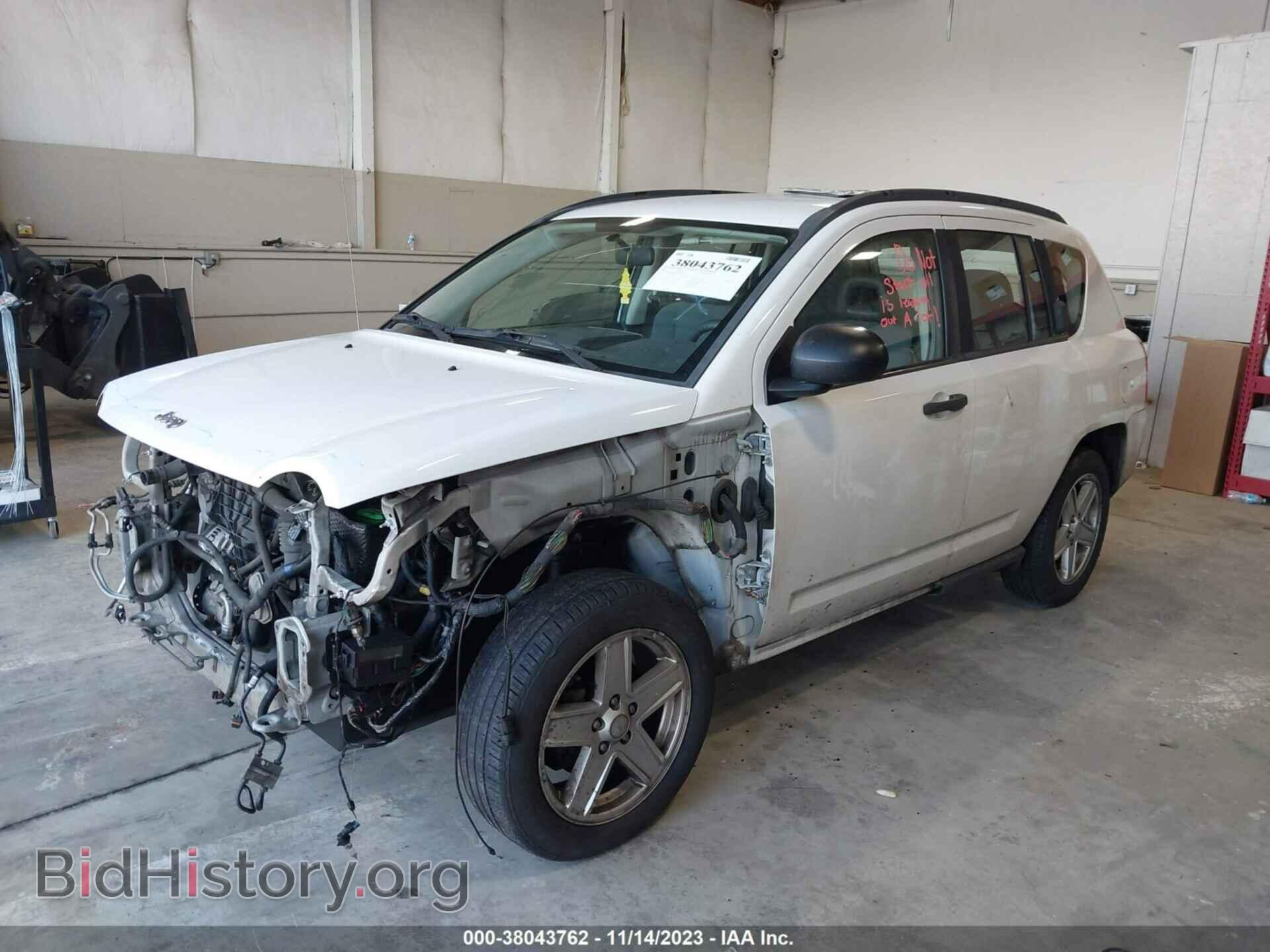 2007 JEEP COMPASS - VIN: 1J8FF47W67D205330 - Фото 2