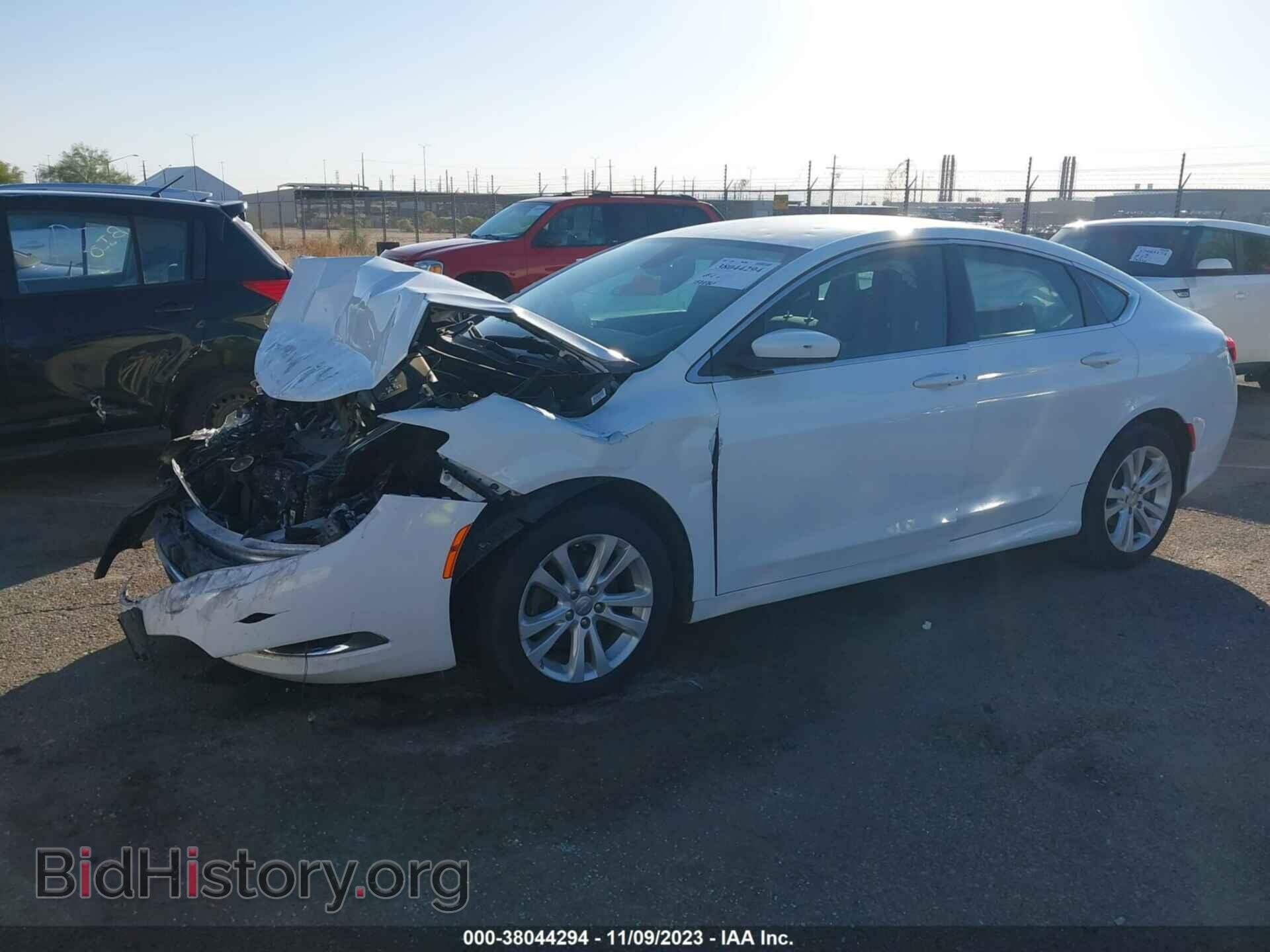 2015 CHRYSLER 200 - VIN: 1C3CCCAB4FN674903 - Фото 2