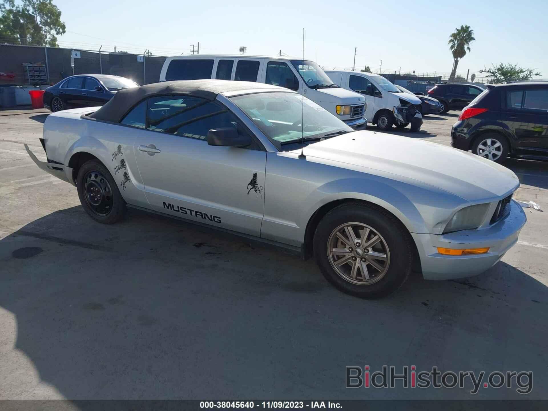 Photo 1ZVFT84N775253672 - FORD MUSTANG 2007