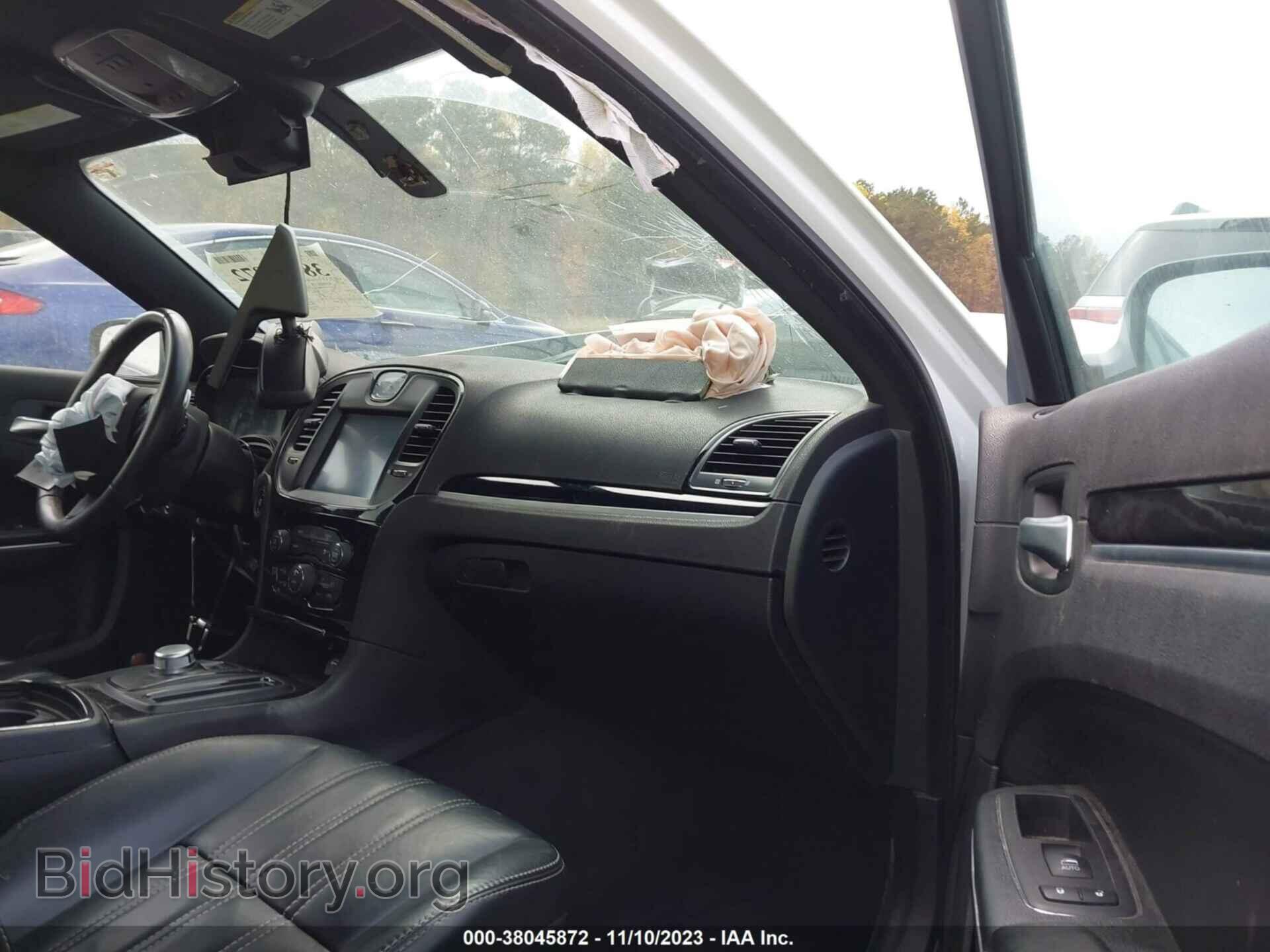 2017 CHRYSLER 300 - VIN: 2C3CCABGXHH646324 - Фото 5