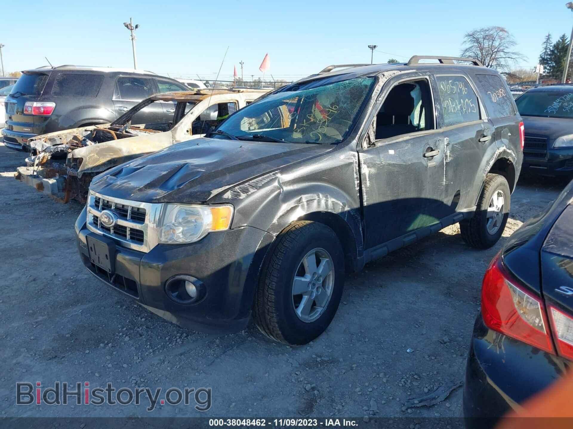 2011 FORD ESCAPE - VIN: 1FMCU0D70BKA05128 - Фото 2