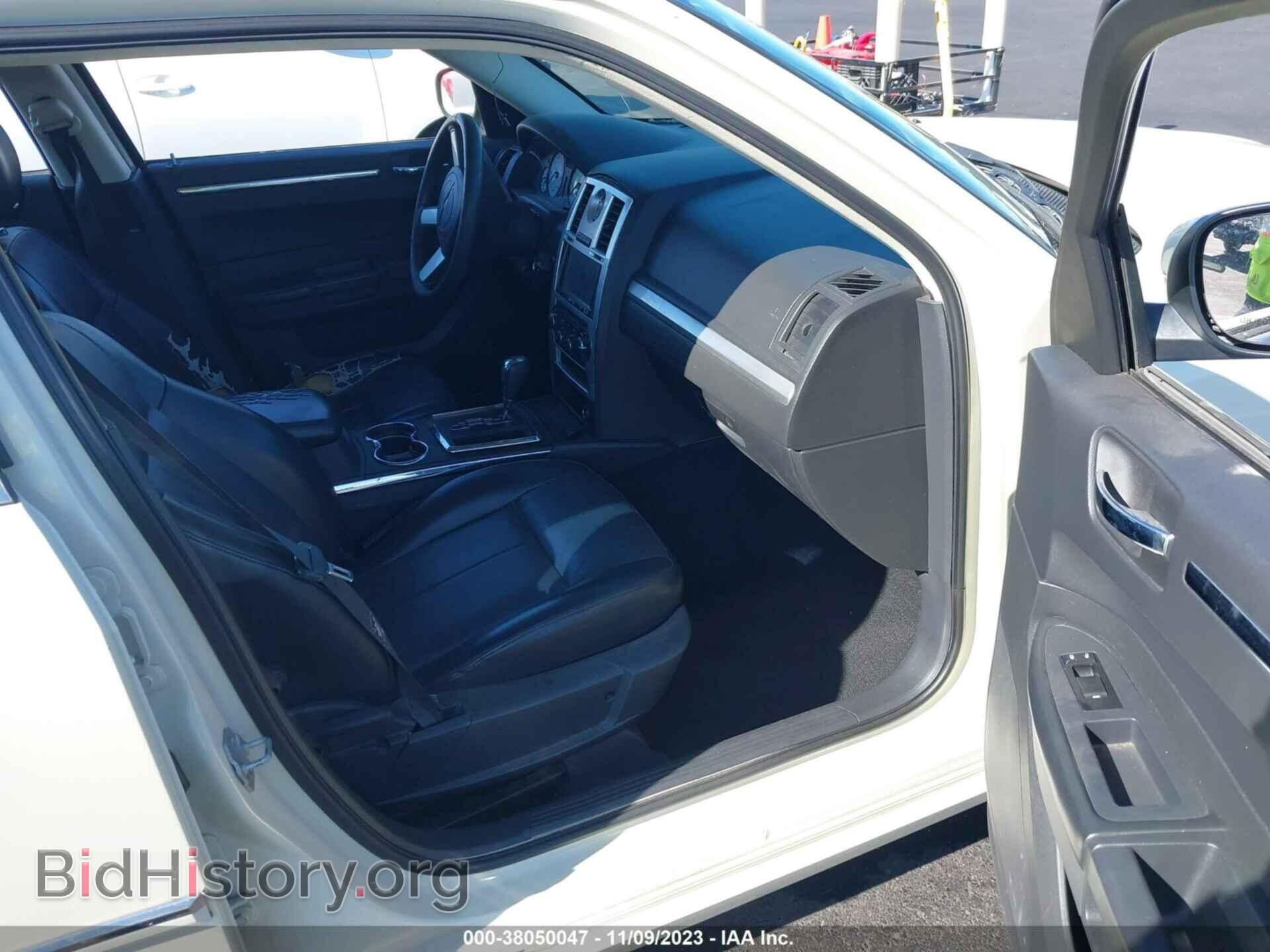 2009 CHRYSLER 300 - VIN: 2C3KA53V89H632171 - Фото 5