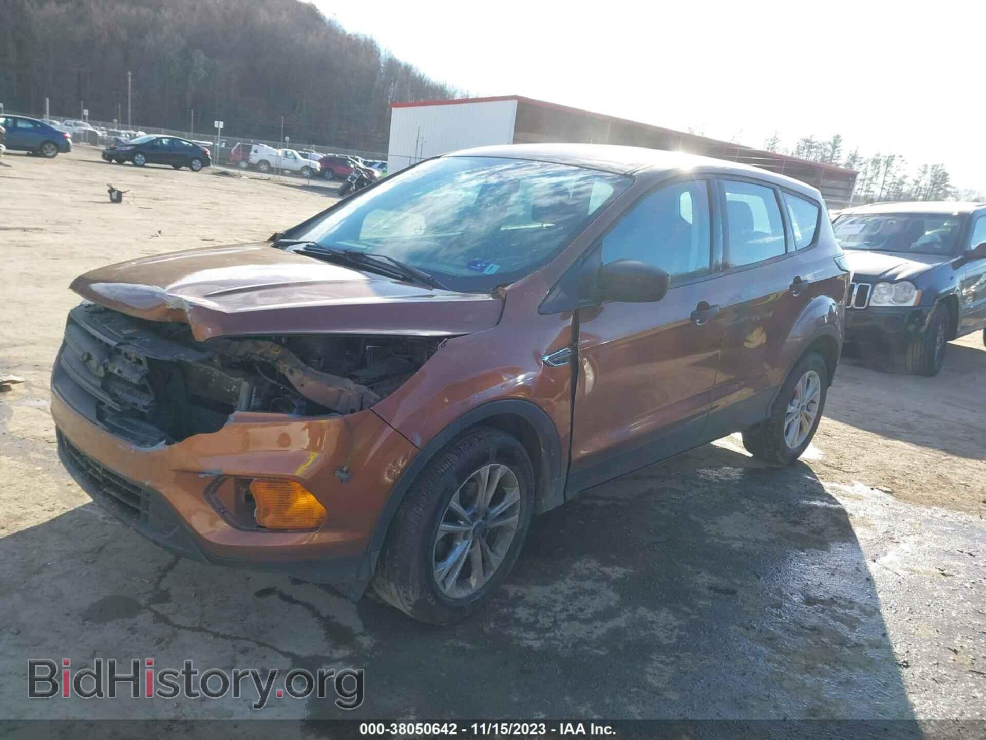 2017 FORD ESCAPE - VIN: 1FMCU0F77HUB00845 - Фото 2