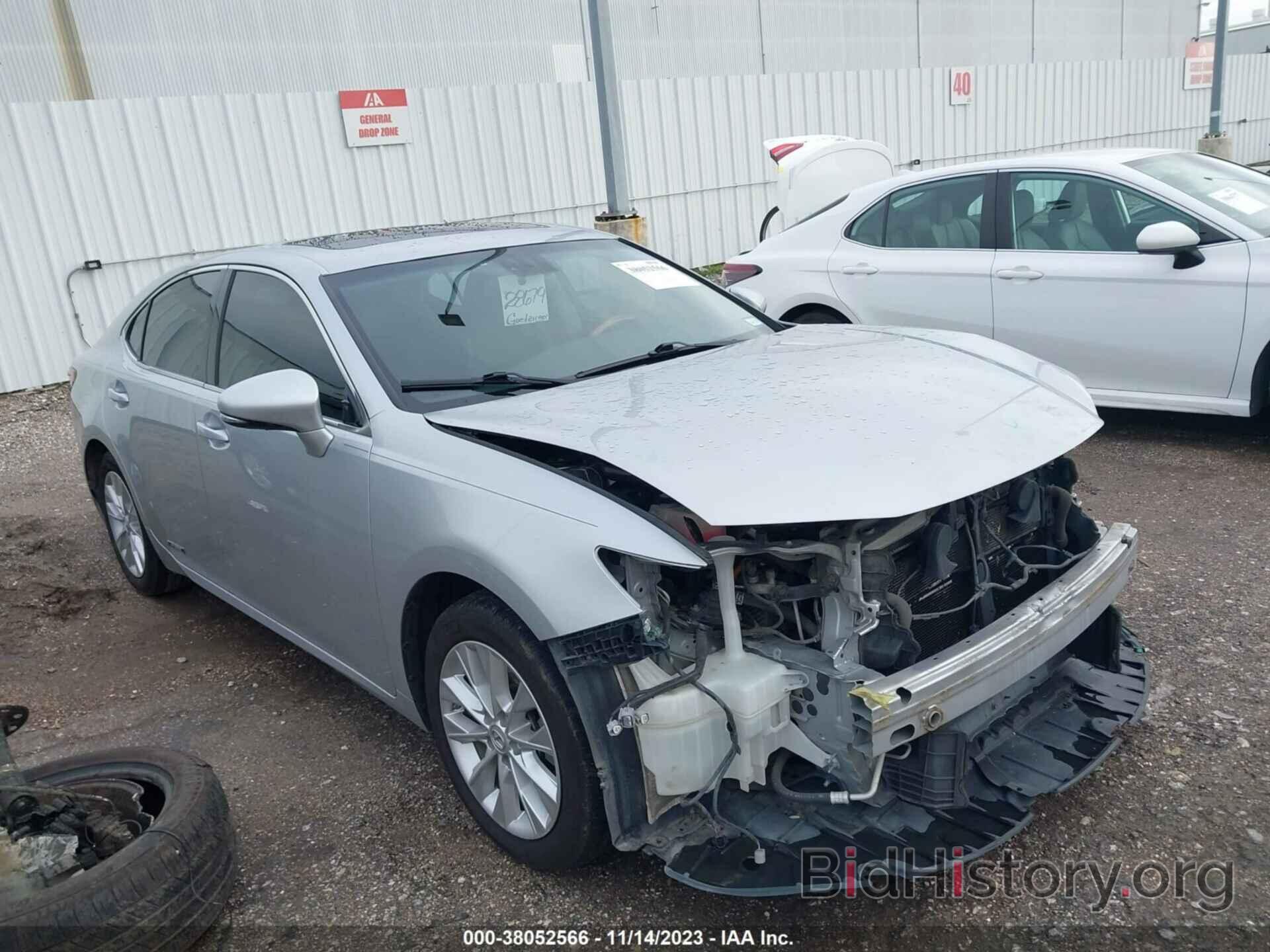 Photo JTHBW1GG0F2094165 - LEXUS ES 300H 2015