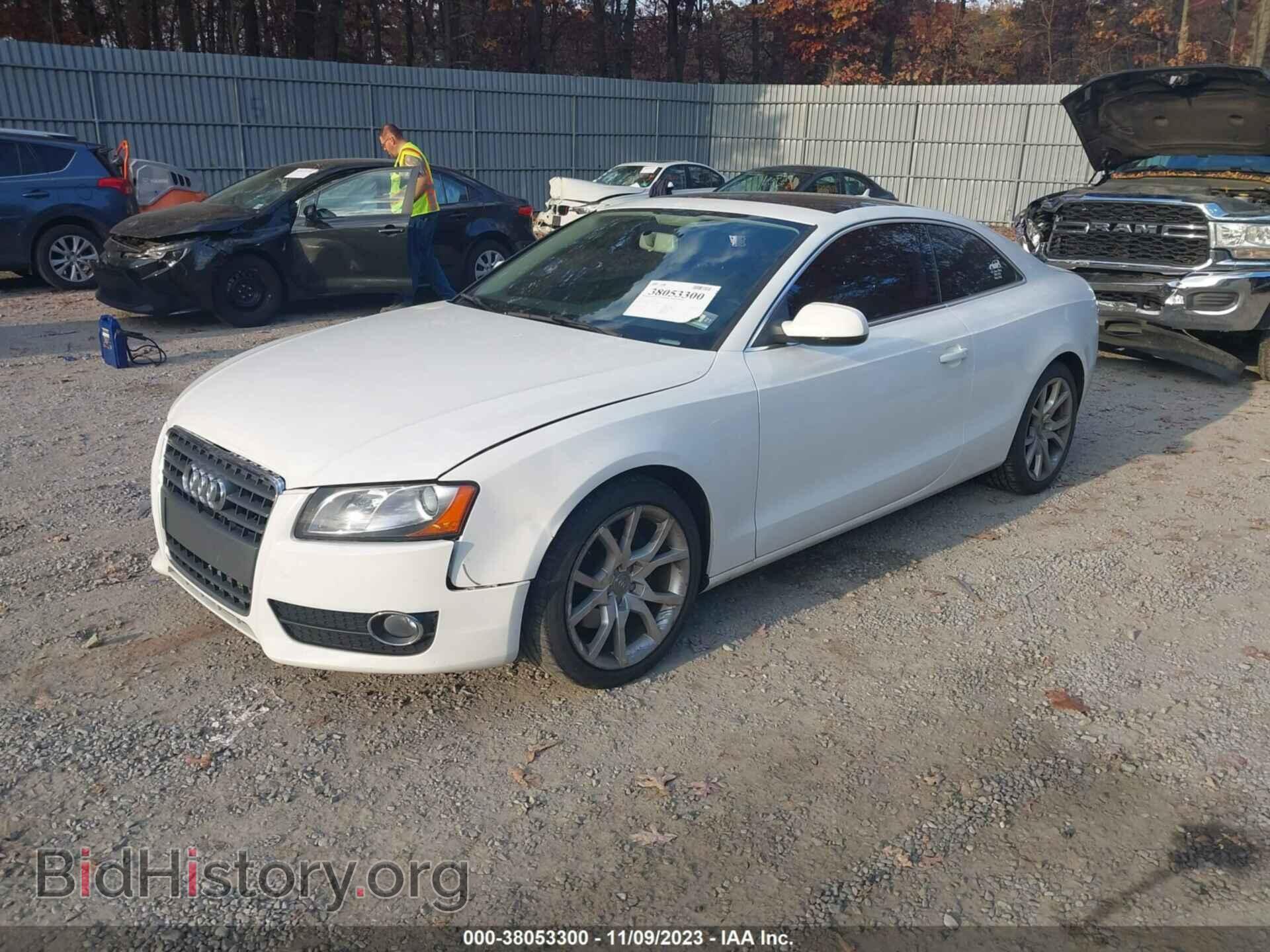 2011 AUDI A5 - VIN: WAUCFAFR1BA032330 - Фото 2