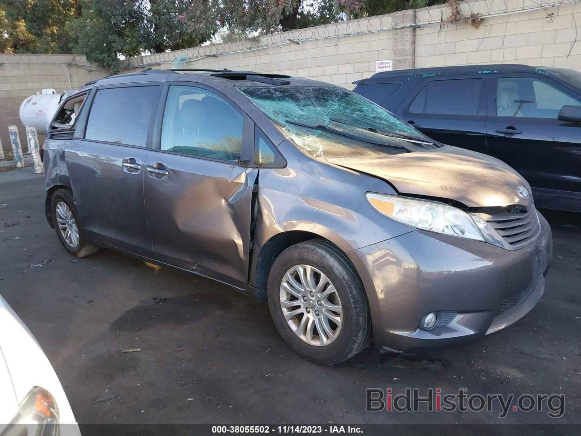 Toyota Sienna 2011