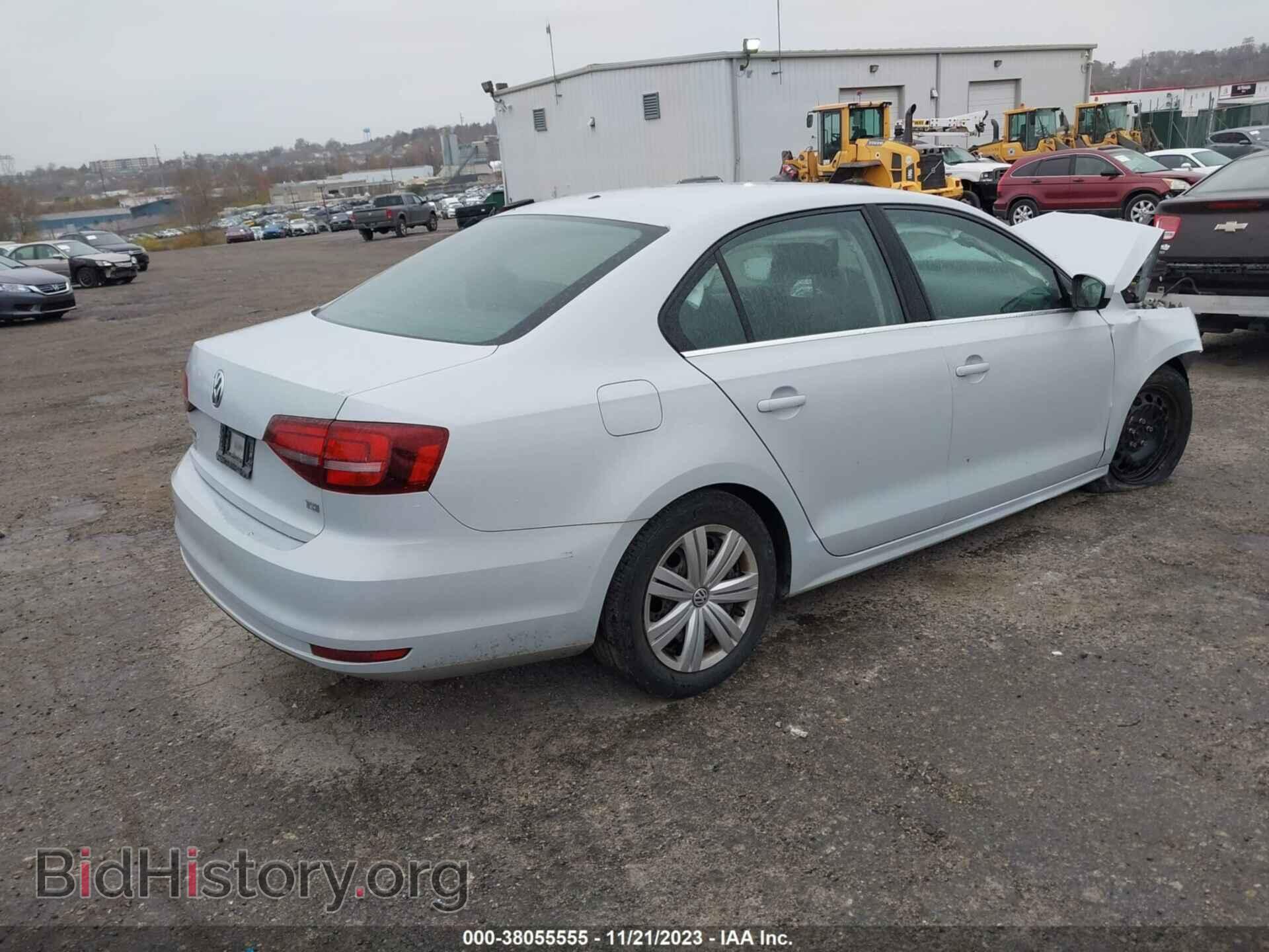 2017 VOLKSWAGEN JETTA - VIN: 3VW2B7AJ8HM384635 - Фото 4