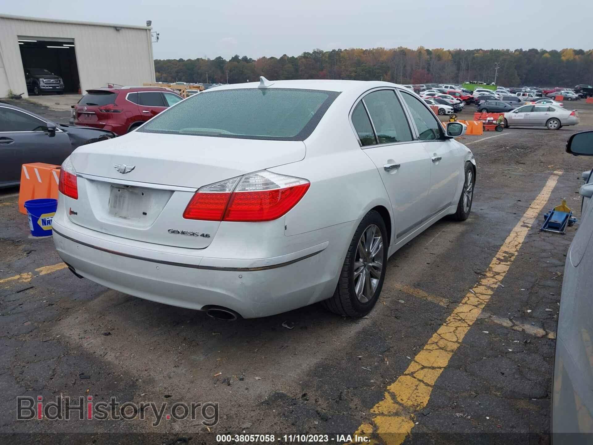 2011 HYUNDAI GENESIS - VIN: KMHGC4DF4BU124002 - Фото 4