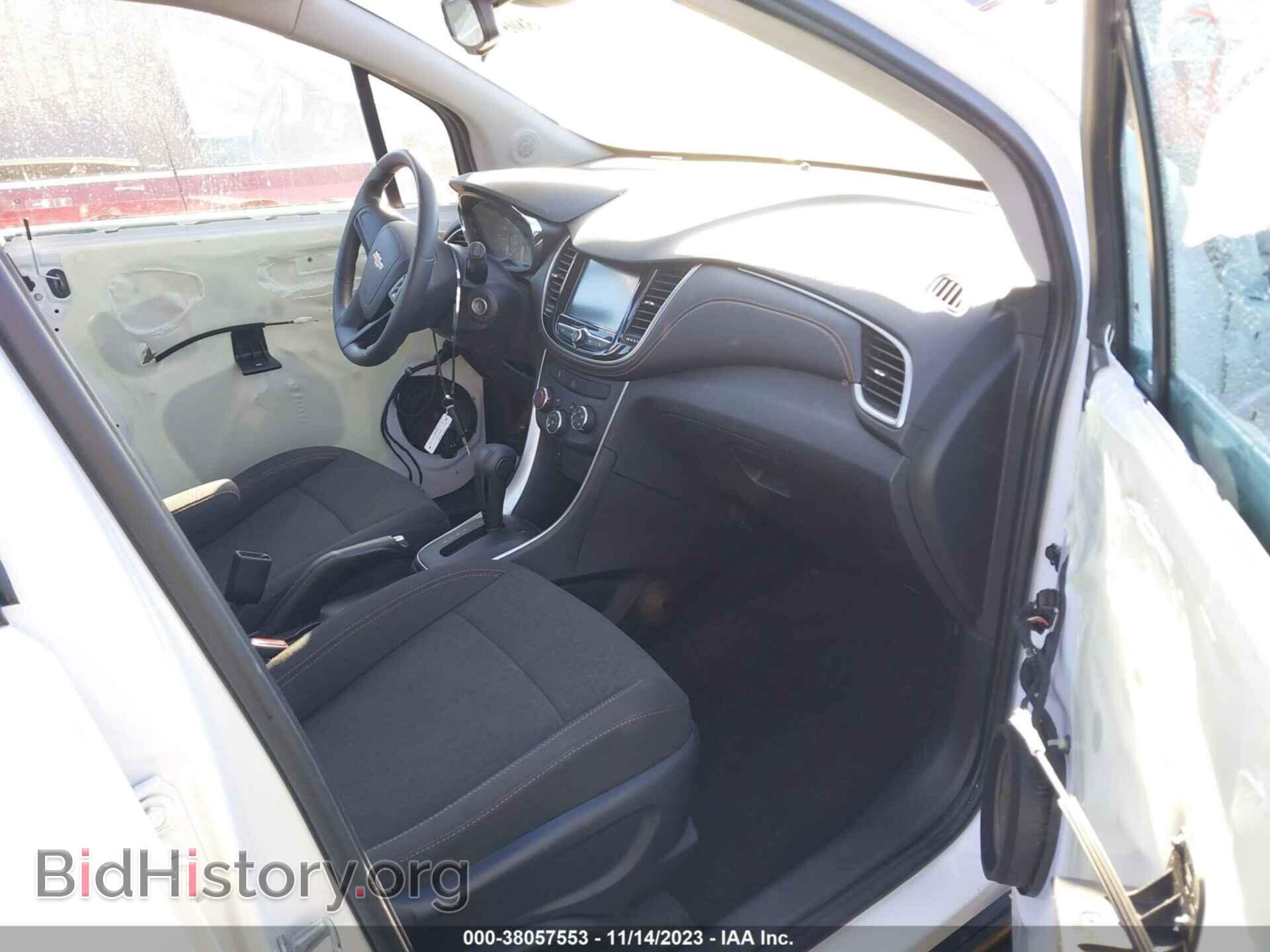 2017 CHEVROLET TRAX - VIN: 3GNCJNSB3HL290312 - Photo 5
