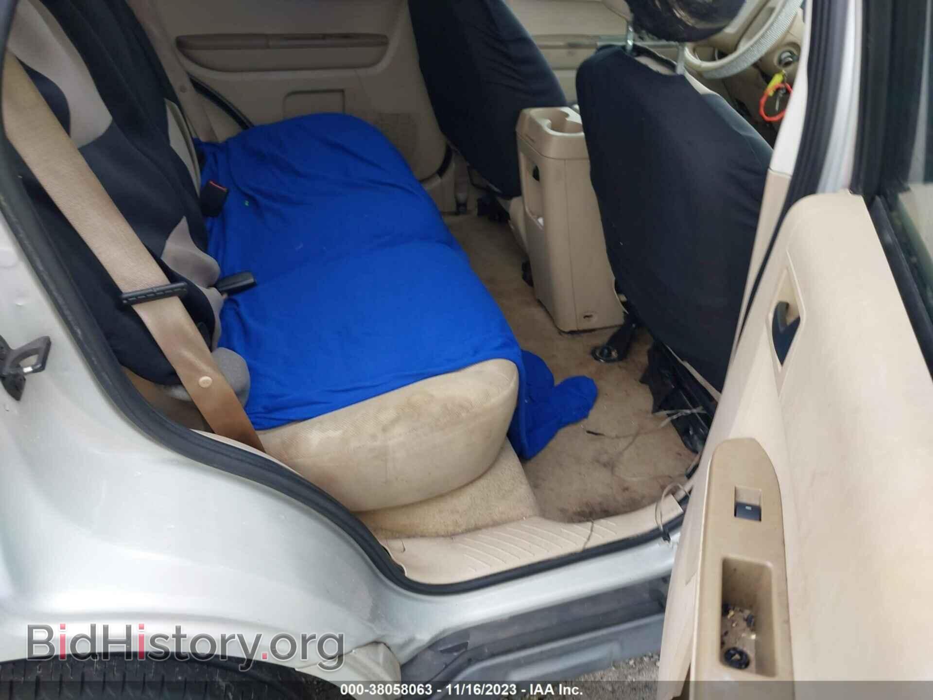 2008 FORD ESCAPE - VIN: 1FMCU93118KB79235 - Фото 8
