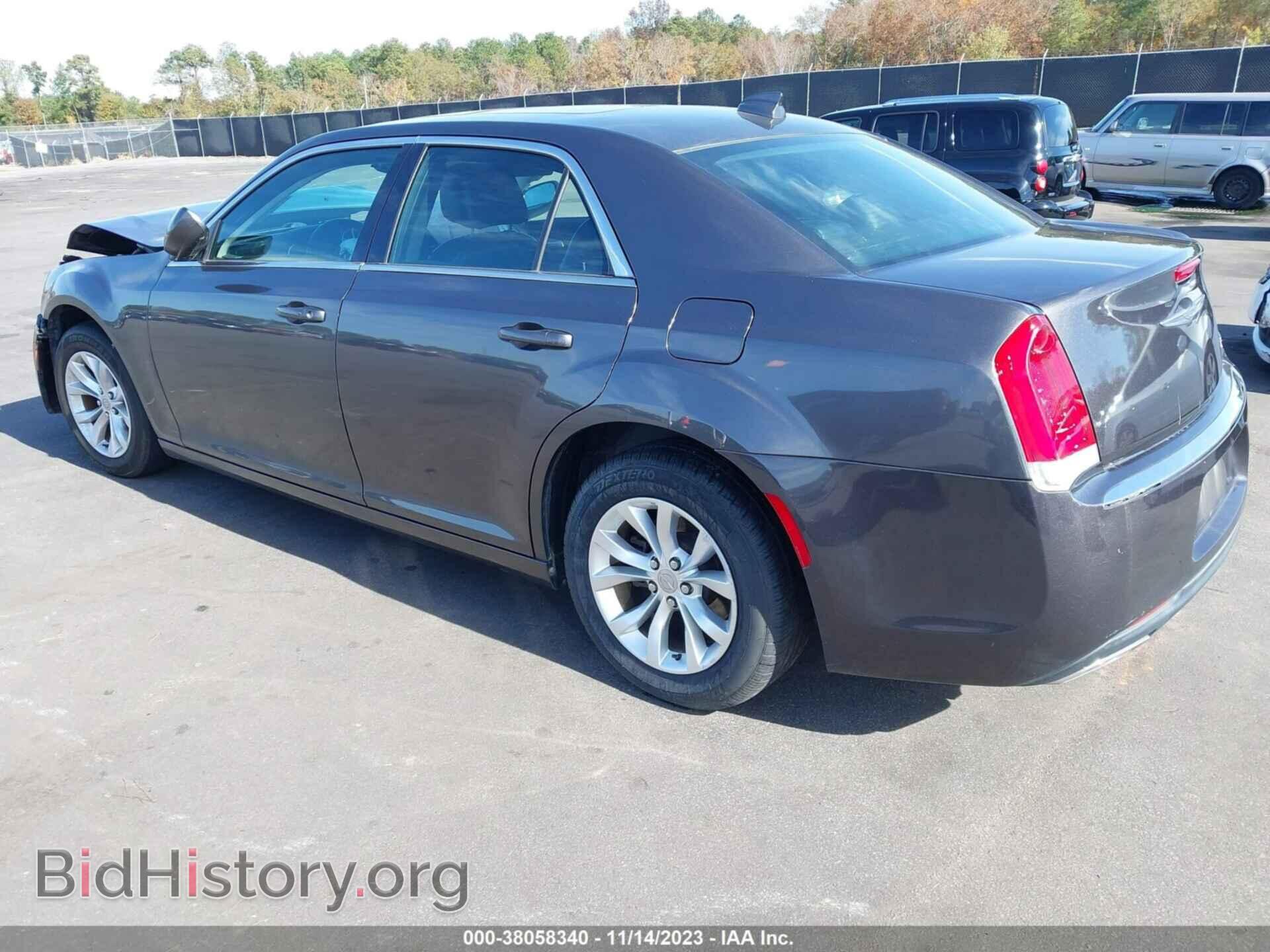 2015 CHRYSLER 300 - VIN: 2C3CCAAG7FH930170 - Фото 3