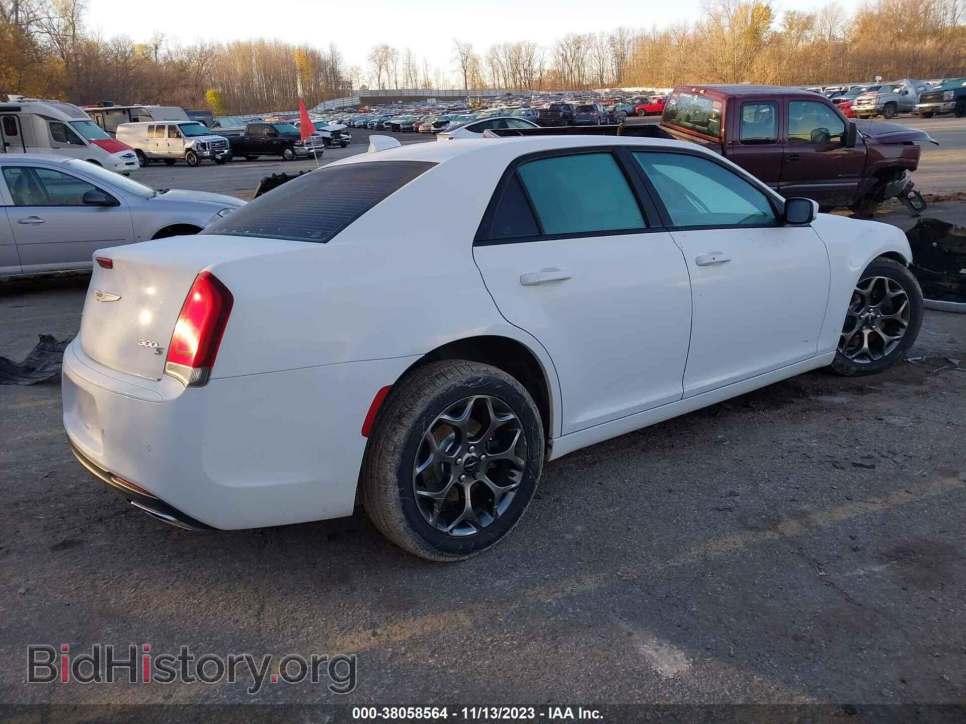 2016 CHRYSLER 300 - VIN: 2C3CCAGG1GH136094 - Фото 4