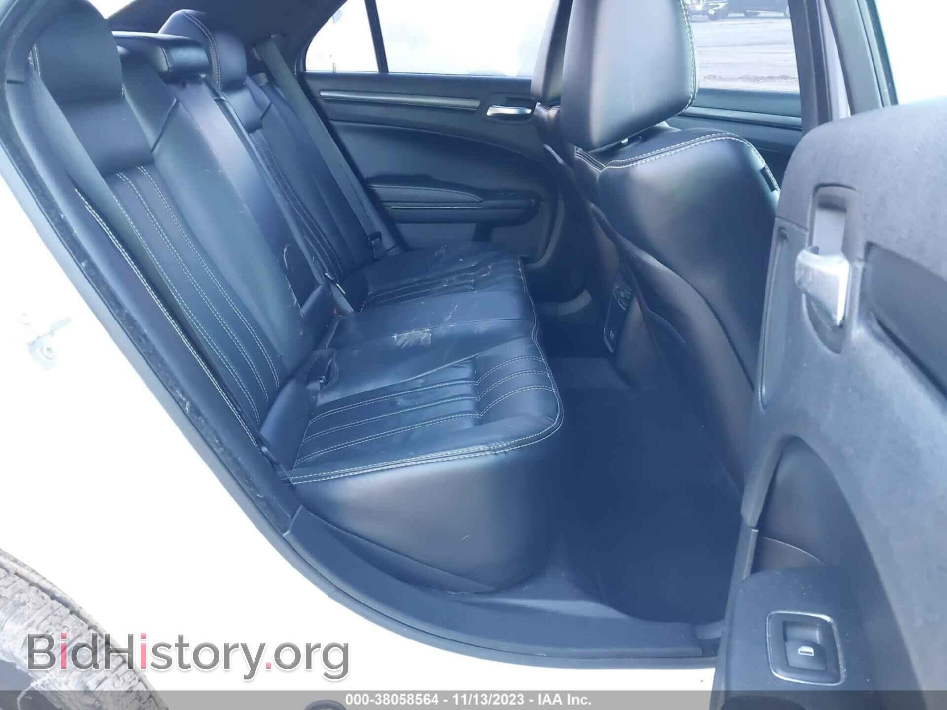 2016 CHRYSLER 300 - VIN: 2C3CCAGG1GH136094 - Фото 8