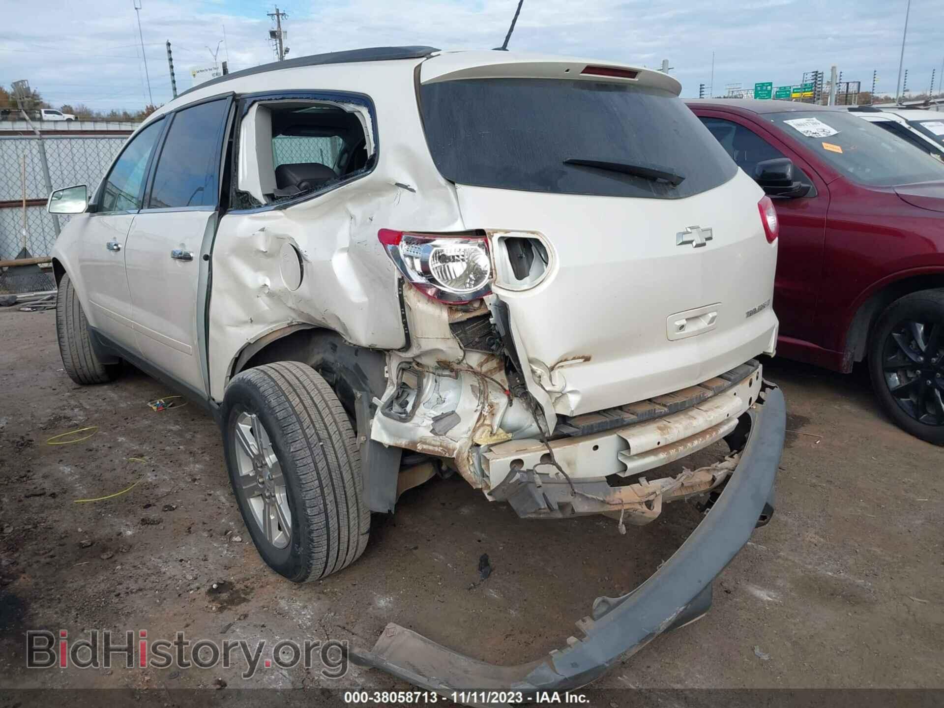 2011 CHEVROLET TRAVERSE - VIN: 1GNKRJED5BJ140694 - Фото 3