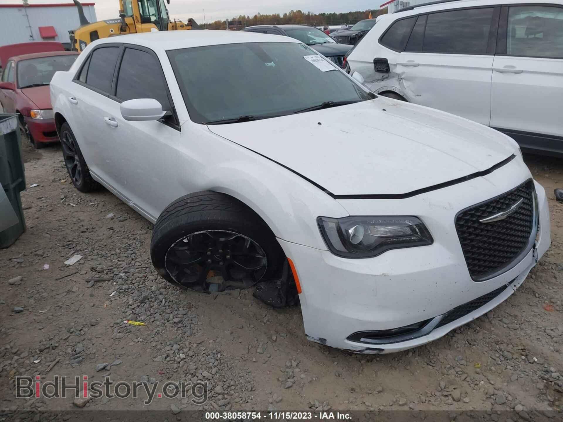 Фотография 2C3CCABG9KH585488 - CHRYSLER 300 2019