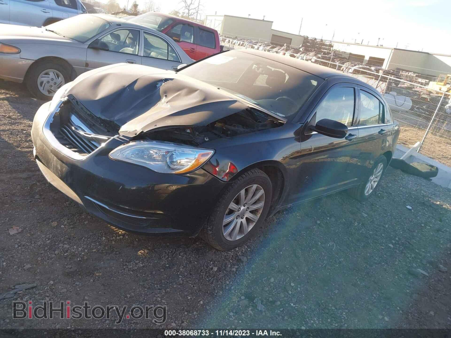 2013 CHRYSLER 200 - VIN: 1C3CCBBB0DN649695 - Фото 2