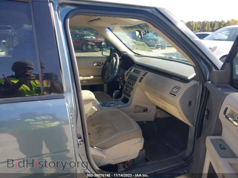 2010 Ford FLEX (VIN 2FMGK5BC0ABB14315) — photo 5 of 11