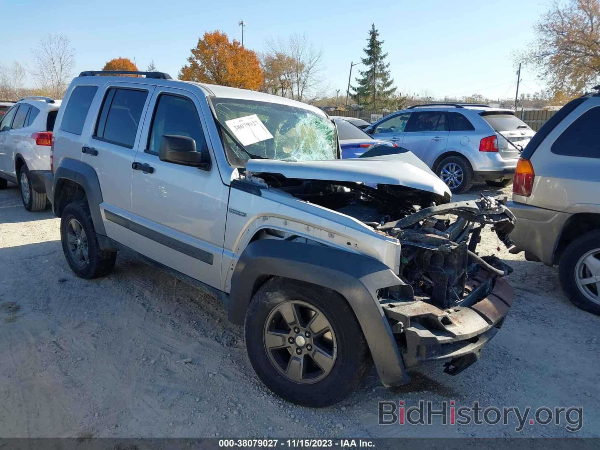 Photo 1J4PN3GK5BW555643 - JEEP LIBERTY 2011