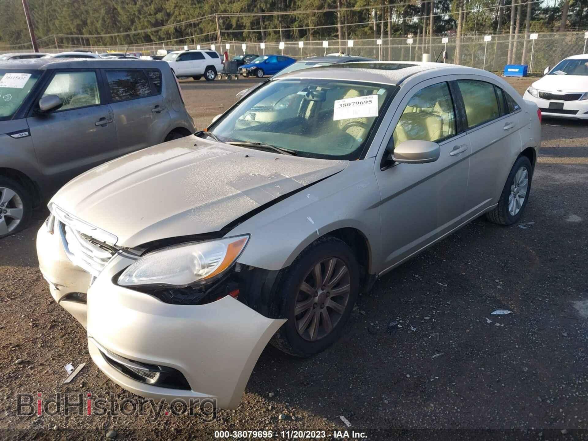 2013 CHRYSLER 200 - VIN: 1C3CCBBB2DN612065 - Photo 2