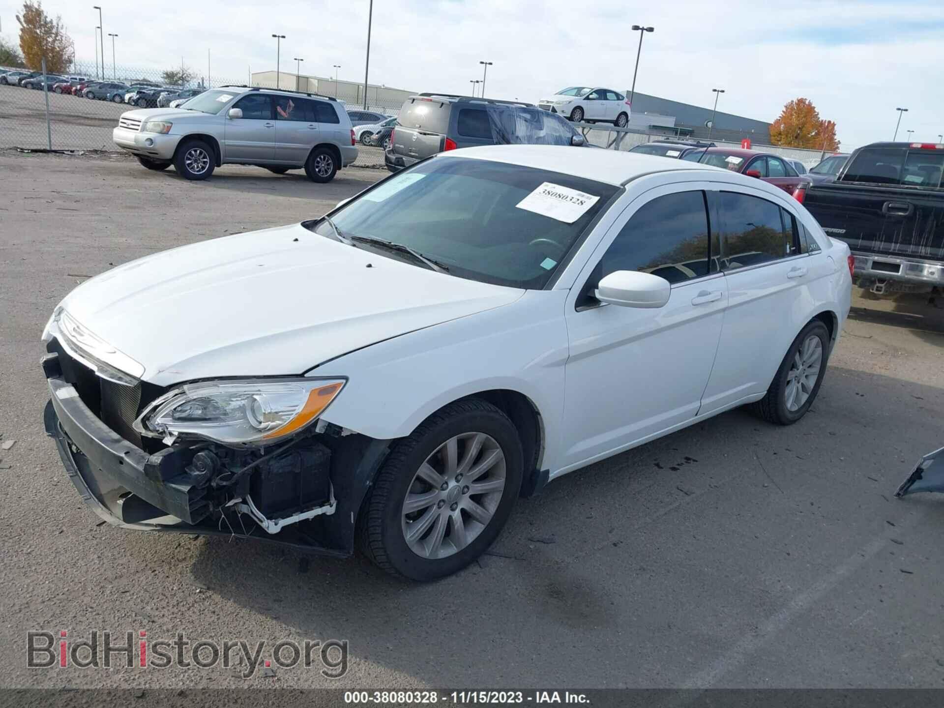 2014 CHRYSLER 200 - VIN: 1C3CCBBG1EN144732 - Фото 2