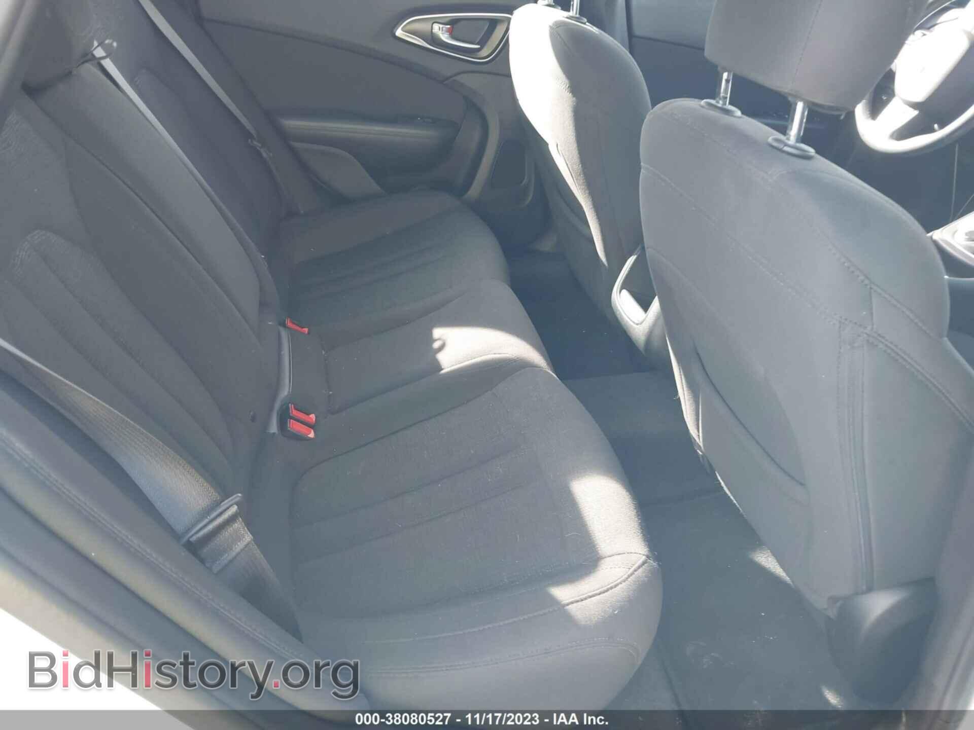 2015 CHRYSLER 200 - VIN: 1C3CCCAB2FN652799 - Фото 8