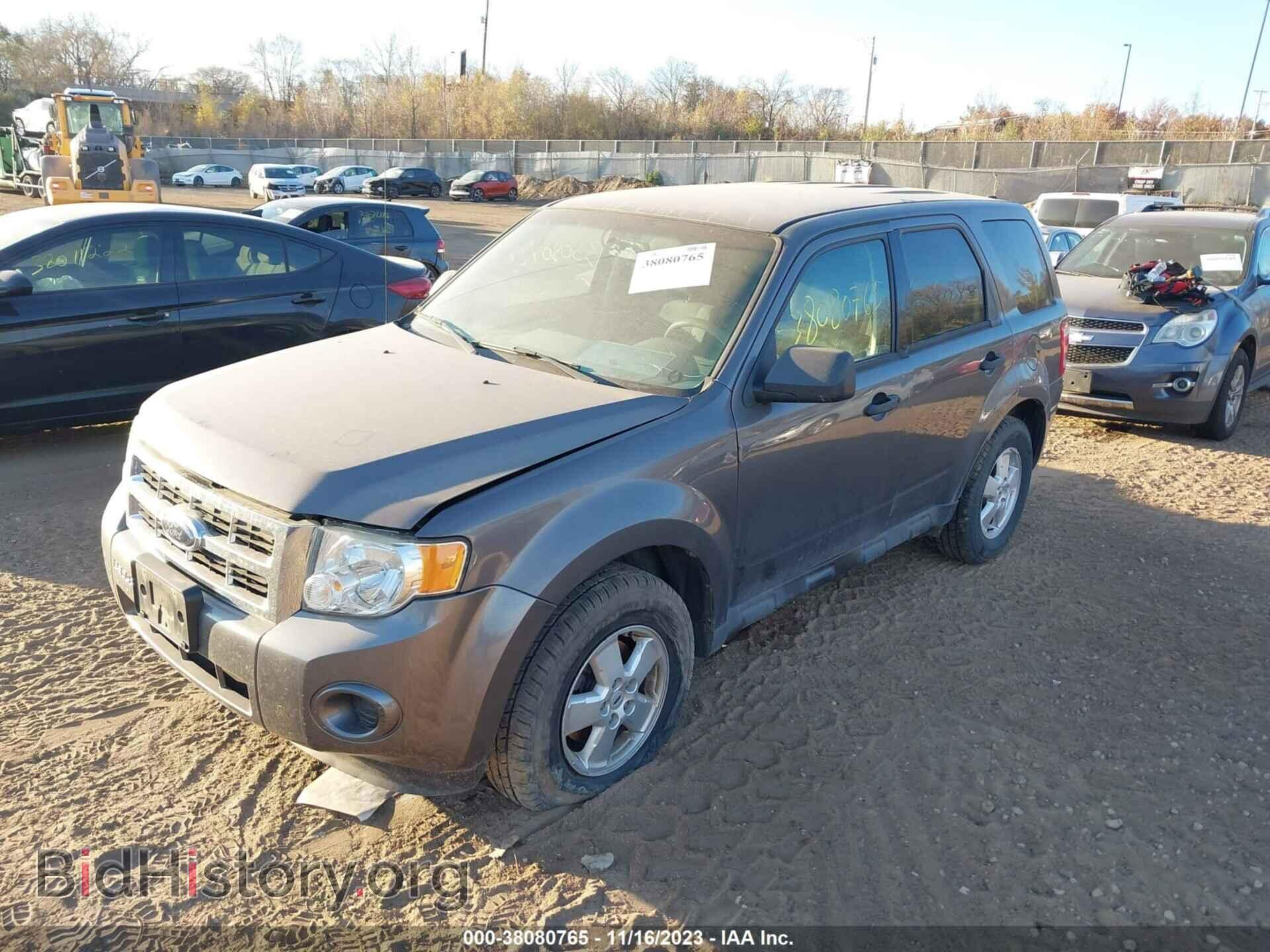 2009 FORD ESCAPE - VIN: 1FMCU92789KB22313 - Фото 2
