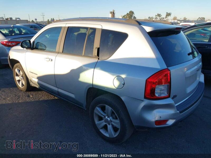 2011 Jeep COMPASS (VIN 1J4NT1FA1BD290175) — photo 3 of 11