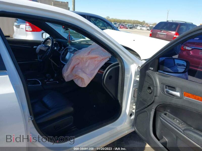2012 Chrysler 300 (VIN 2C3CCACG8CH231395) — фото 5 из 16
