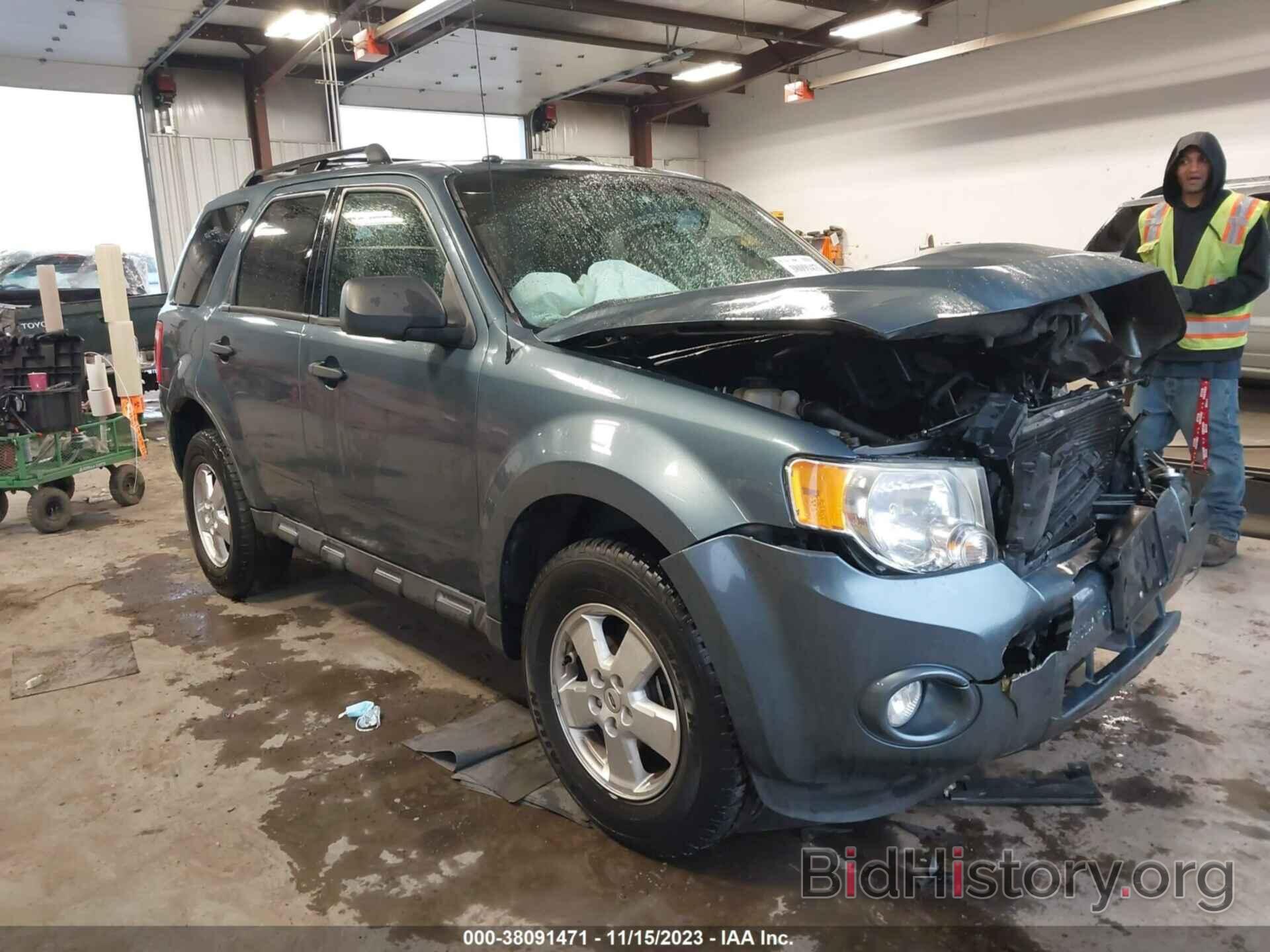 Photo 1FMCU9DG2BKB60039 - FORD ESCAPE 2011