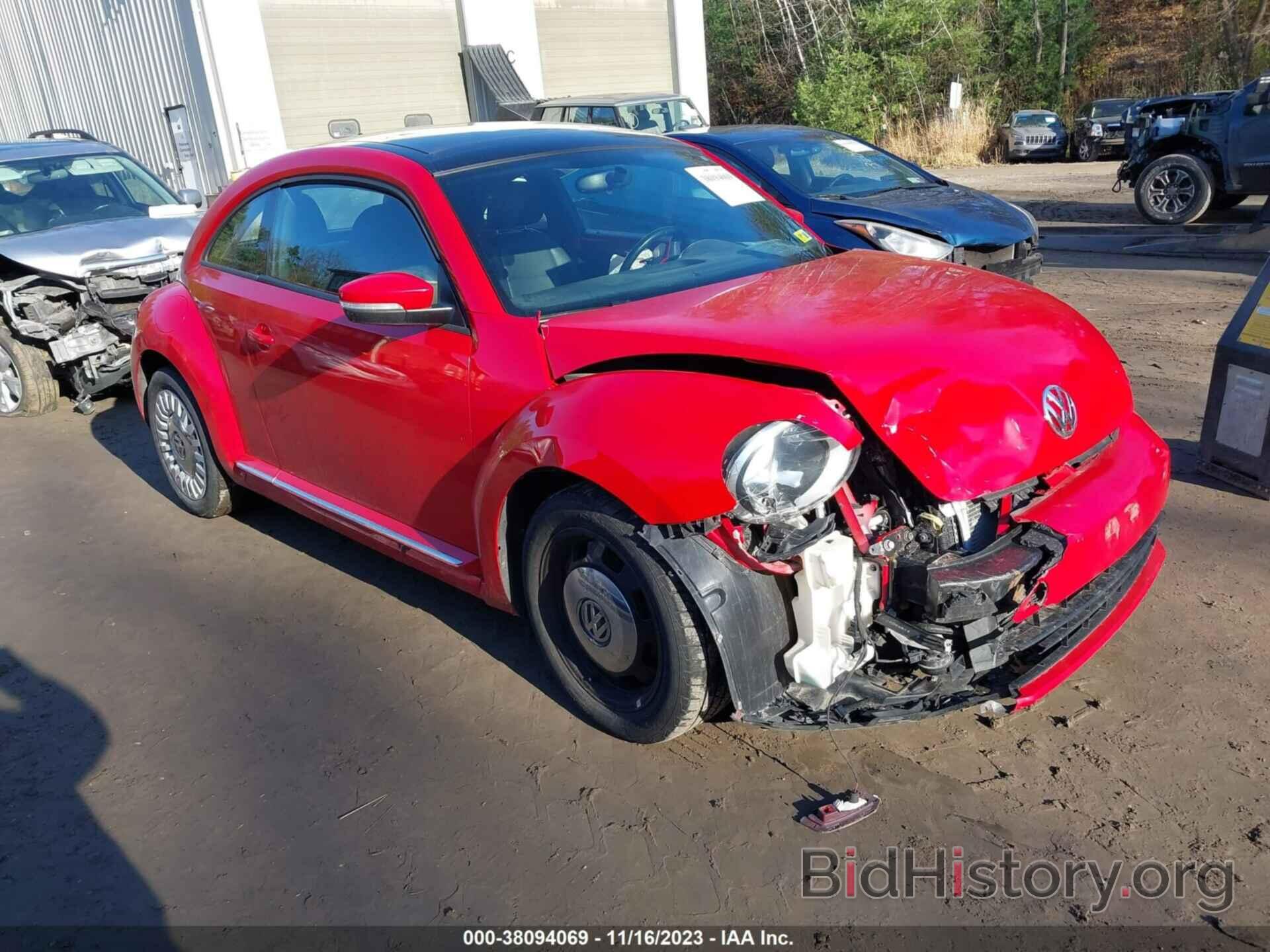 Photo 3VWJ17AT8EM634760 - VOLKSWAGEN BEETLE 2014