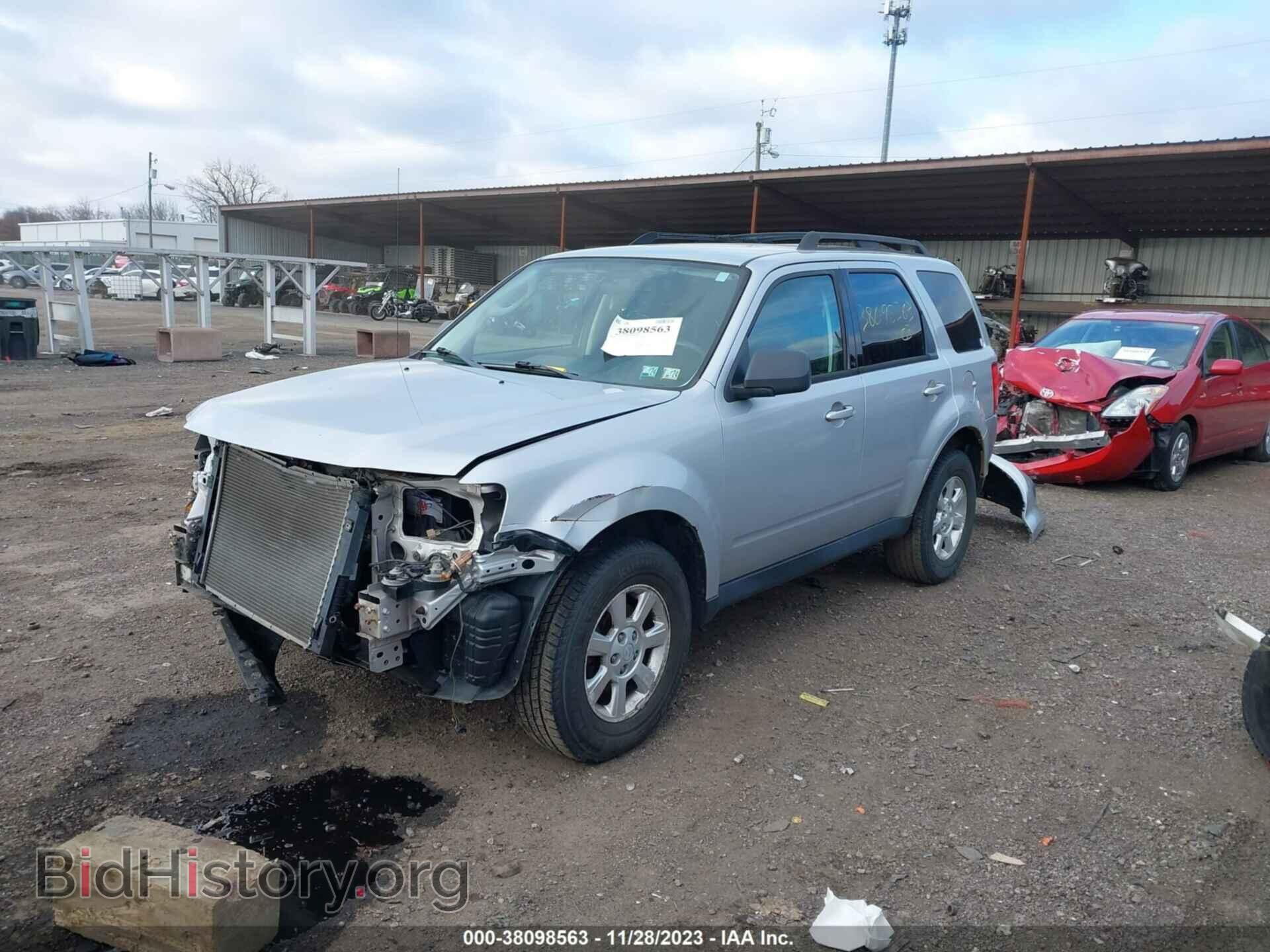 2011 MAZDA TRIBUTE - VIN: 4F2CY9C70BKM07178 - Фото 2