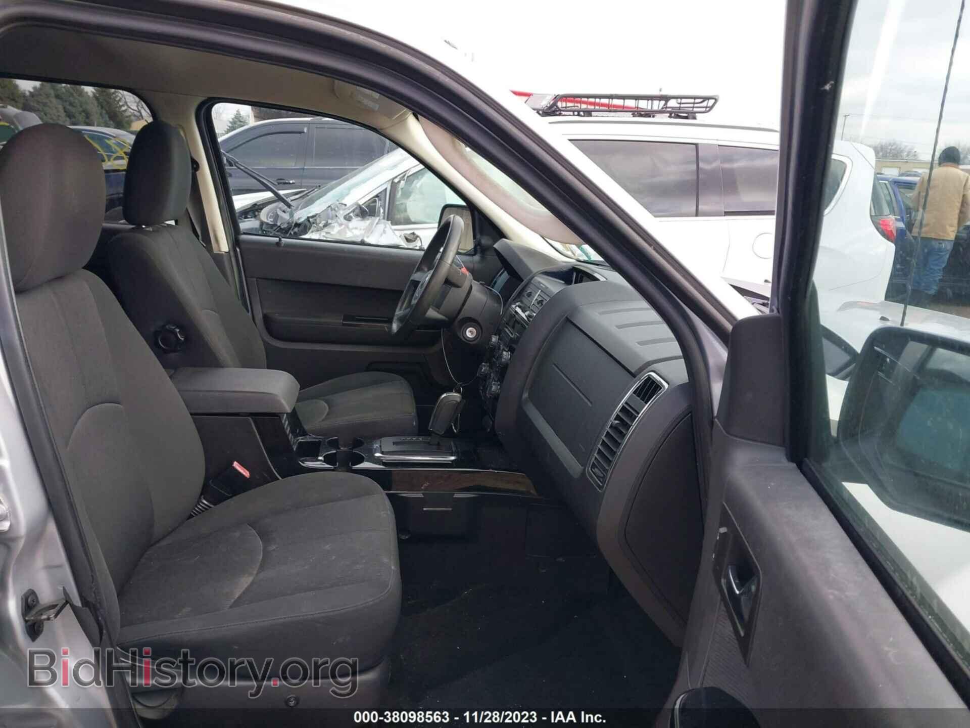 2011 MAZDA TRIBUTE - VIN: 4F2CY9C70BKM07178 - Фото 5