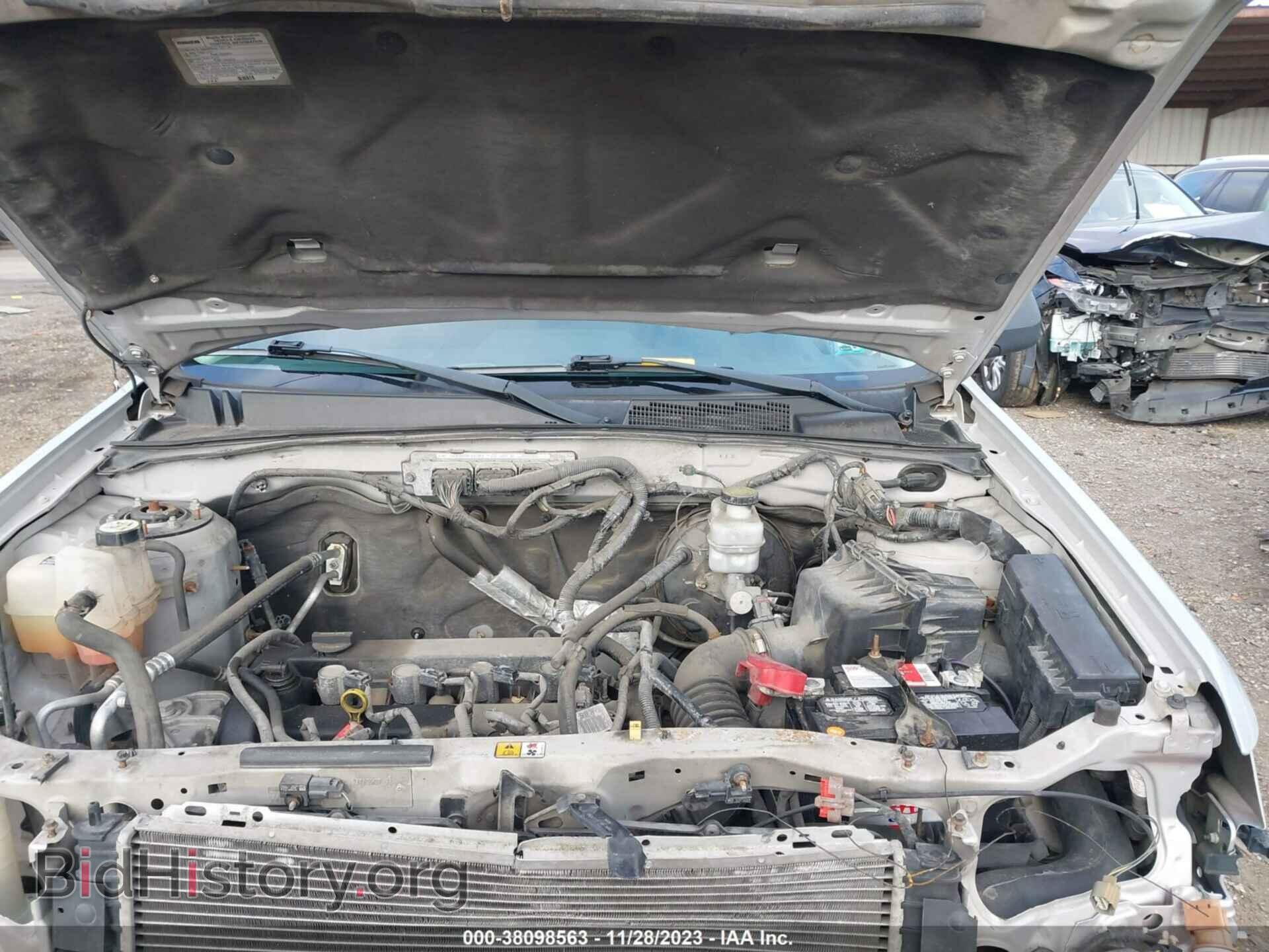 2011 MAZDA TRIBUTE - VIN: 4F2CY9C70BKM07178 - Фото 10