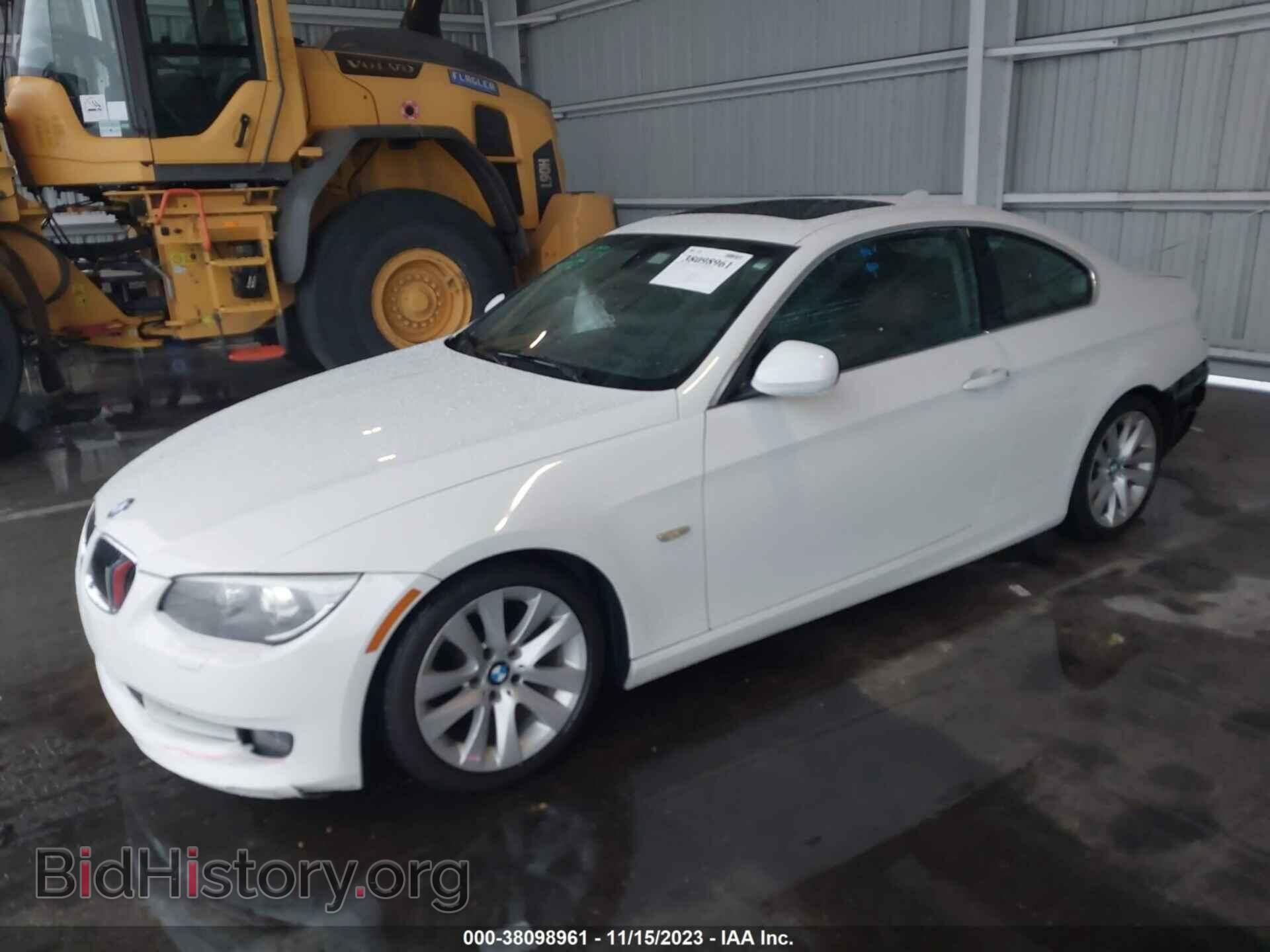 2011 BMW 328I - VIN: WBAKE3C57BE559048 - Фото 2