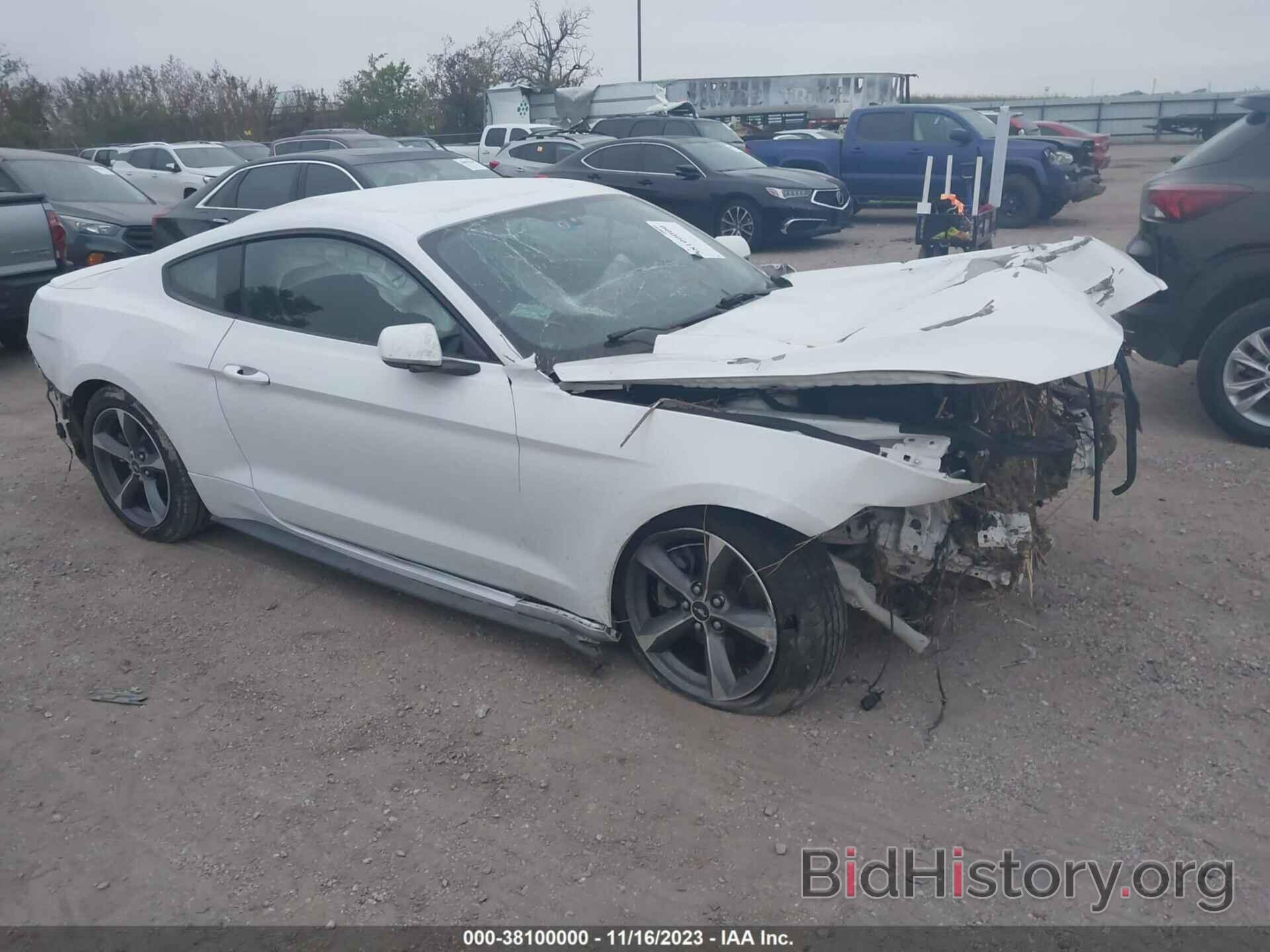 Photo 1FA6P8AM8F5330945 - FORD MUSTANG 2015